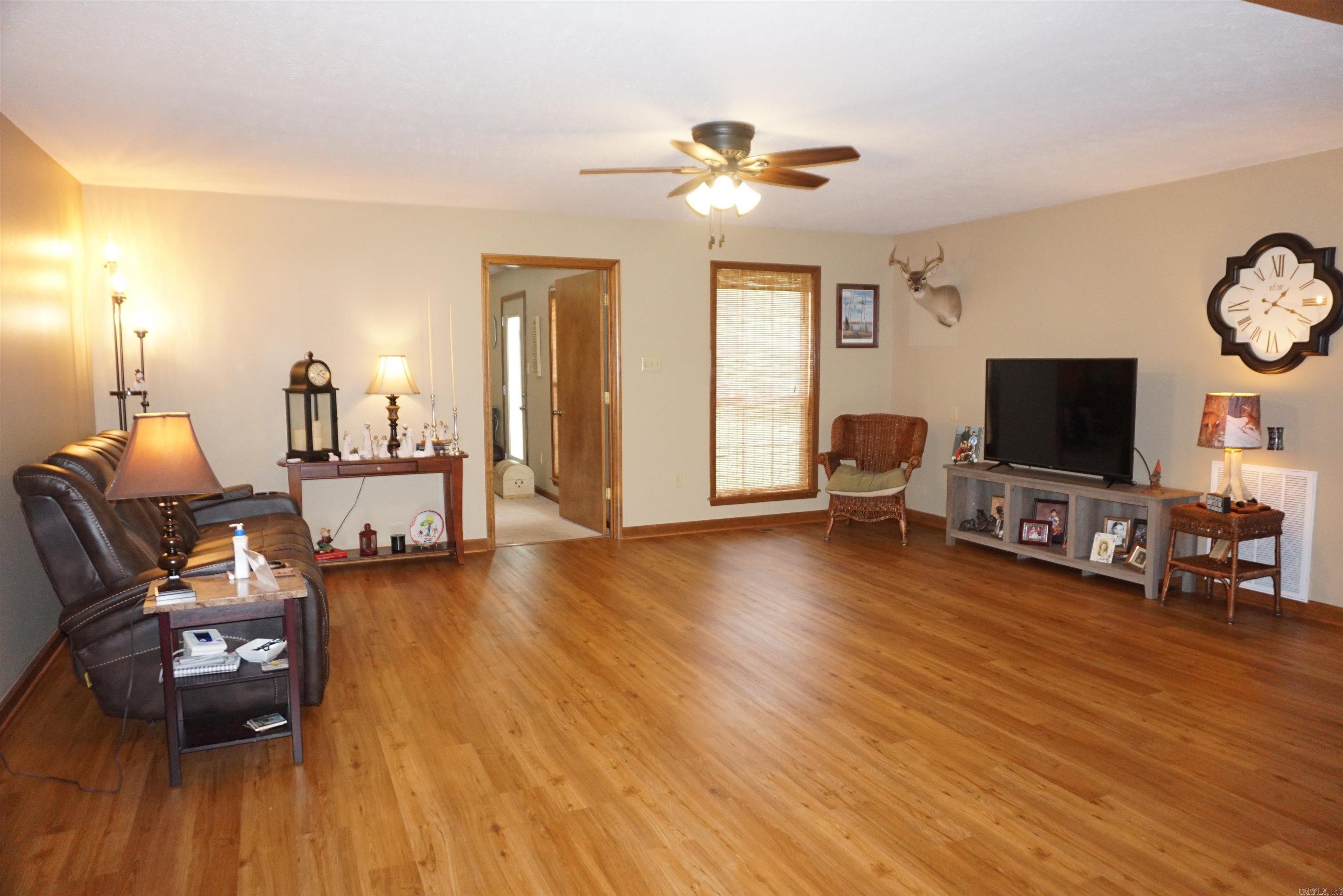 218 Ranchette Village Rd Property Photo 4