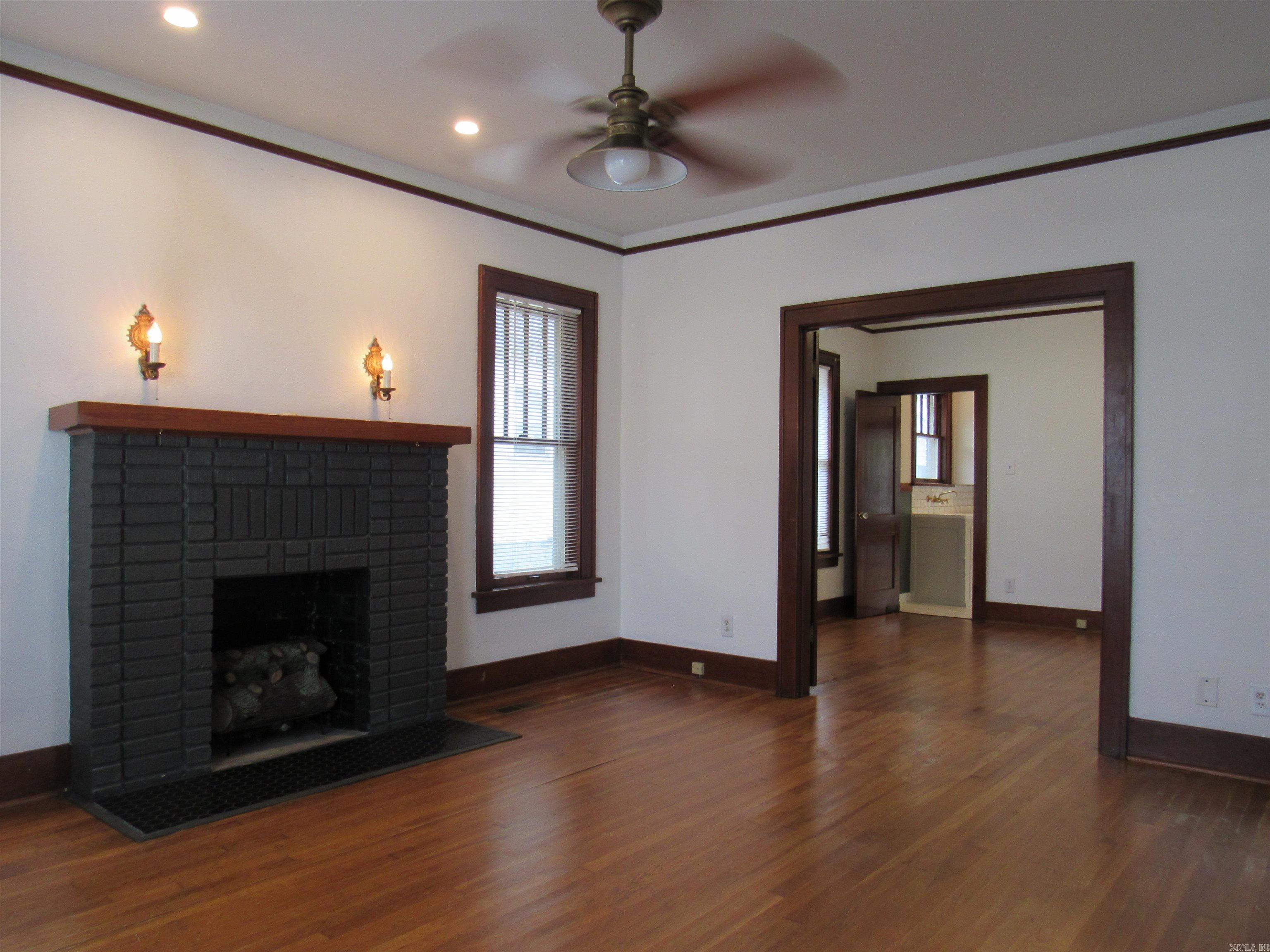 2116 Main St Property Photo 5