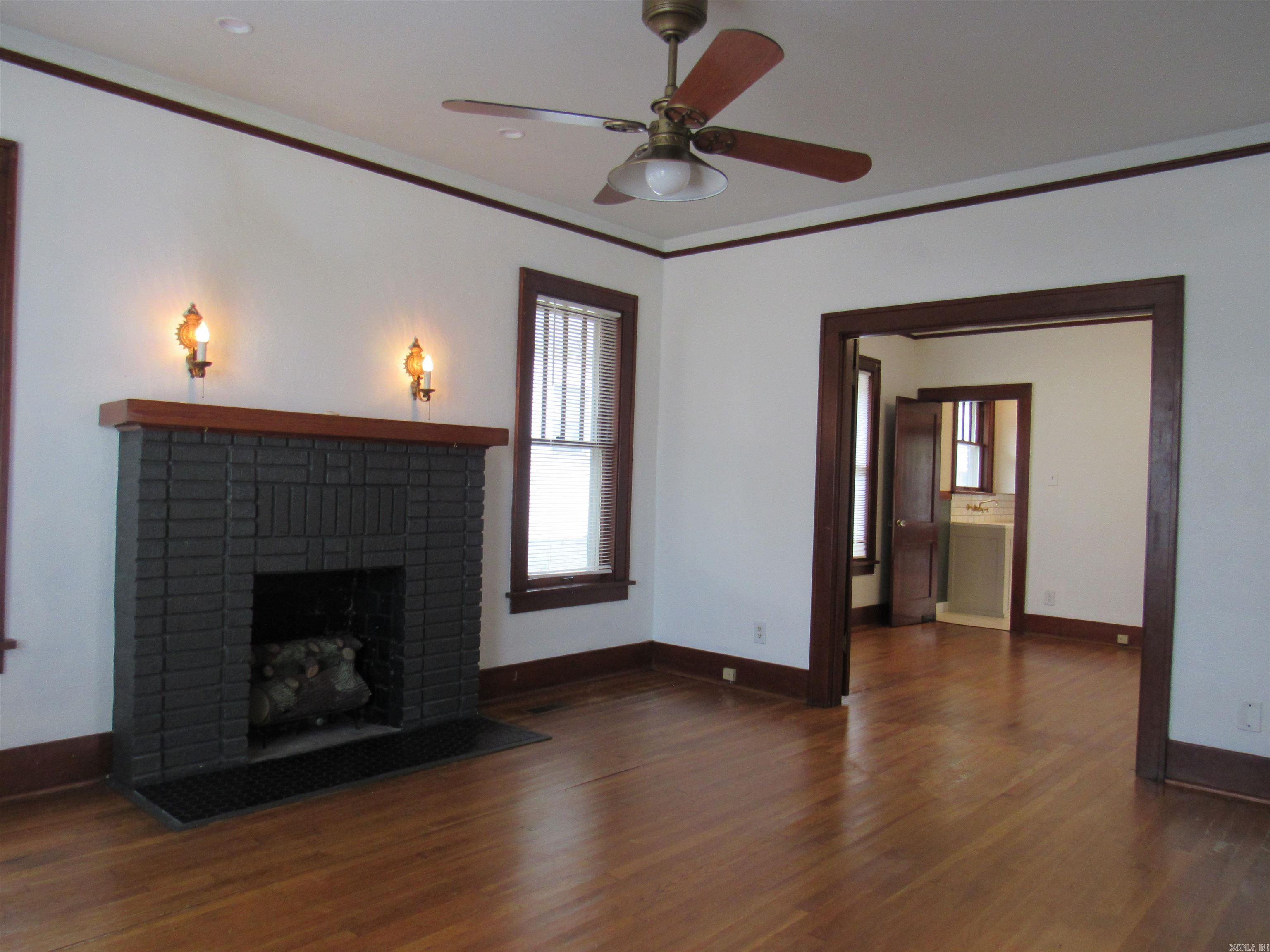 2116 Main St Property Photo 6