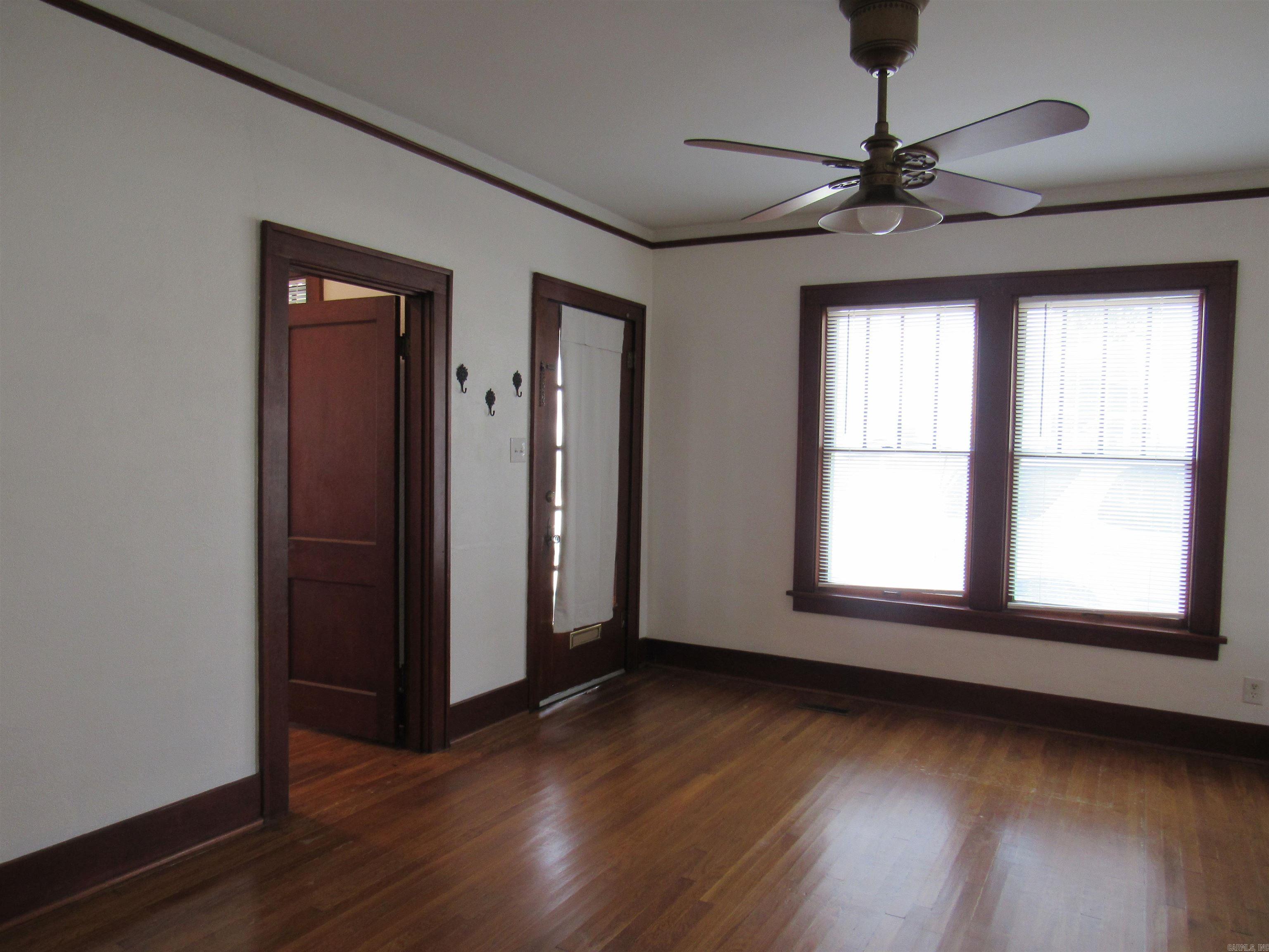 2116 Main St Property Photo 8