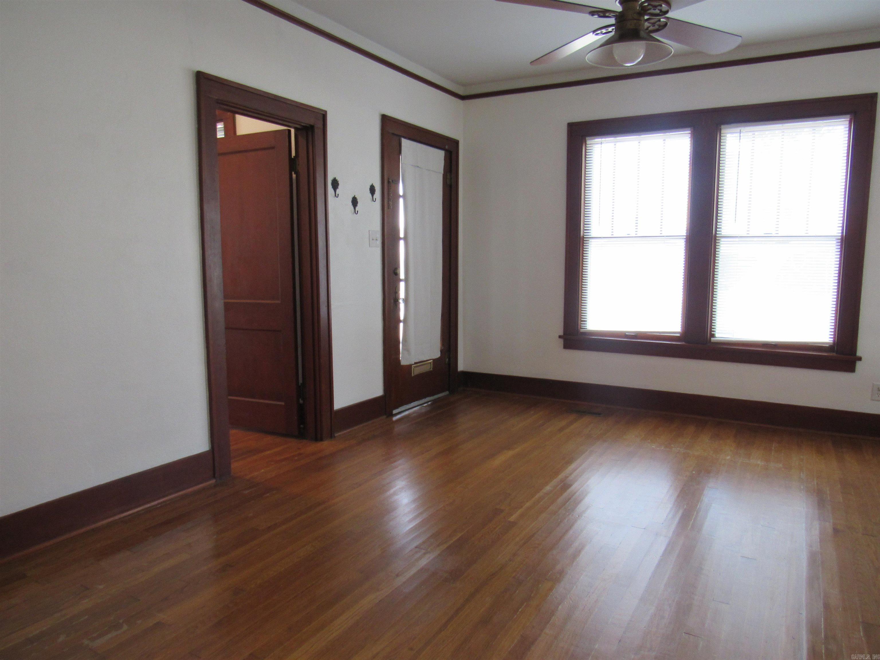 2116 Main St Property Photo 9