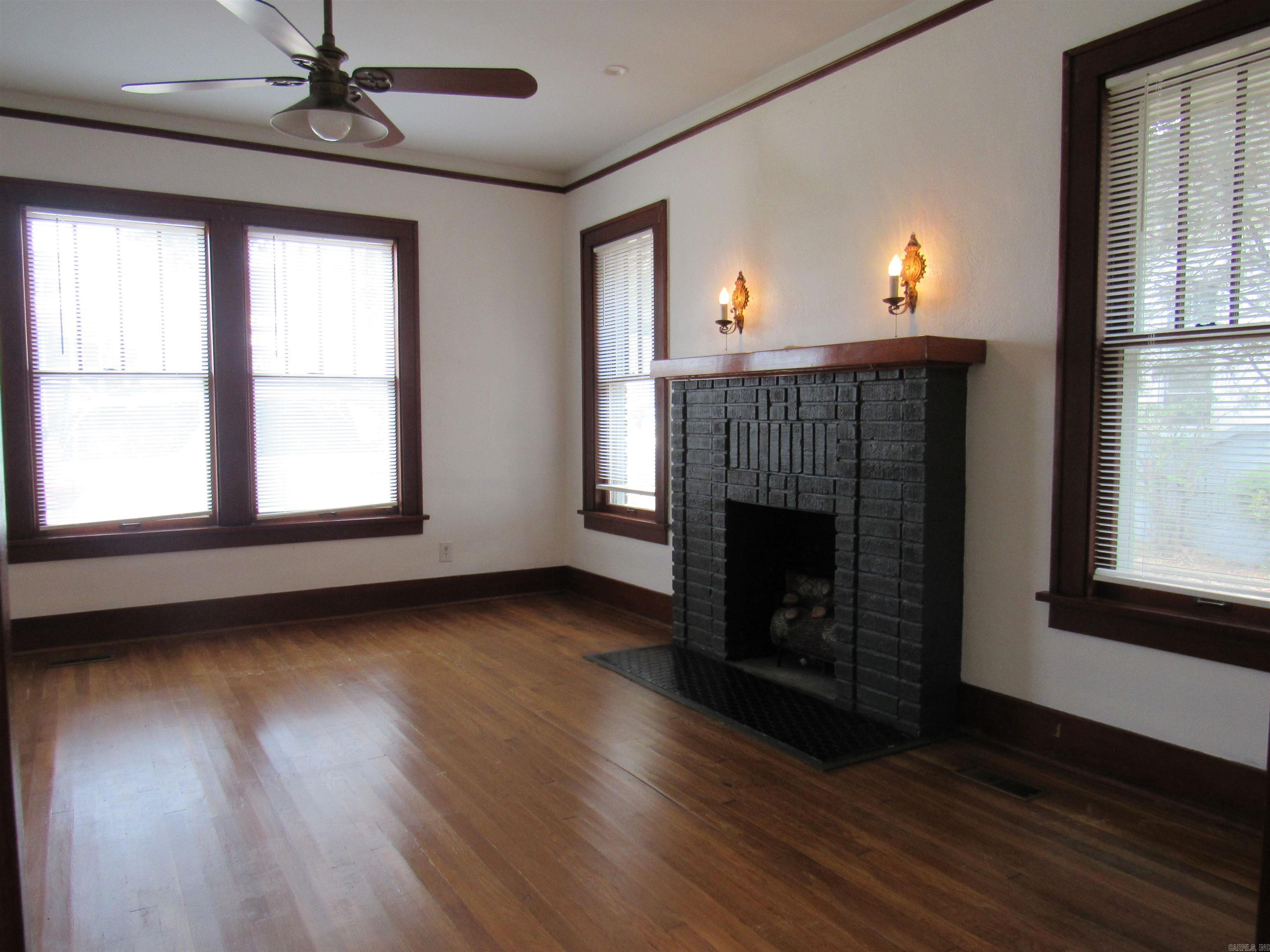 2116 Main St Property Photo 10