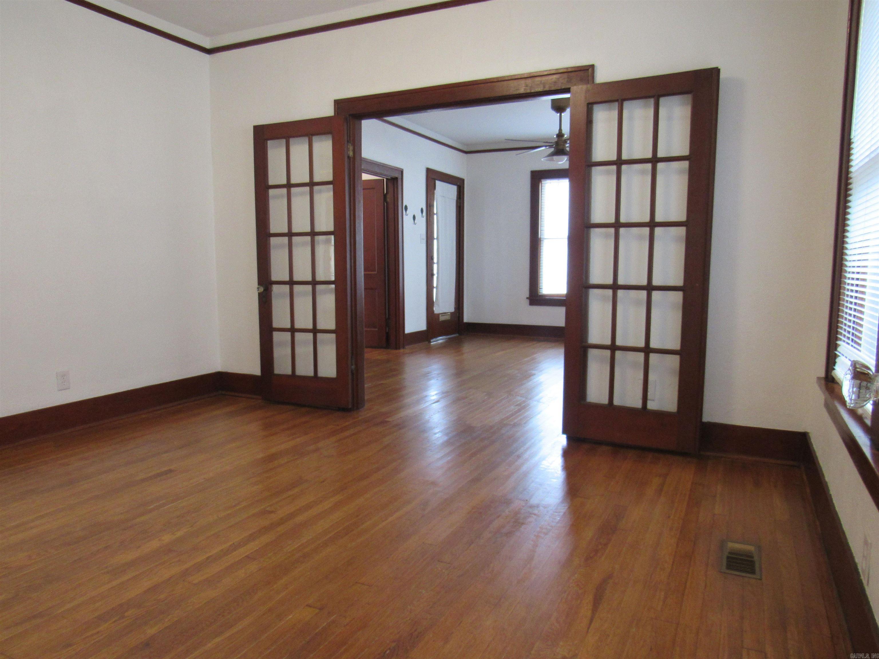 2116 Main St Property Photo 11