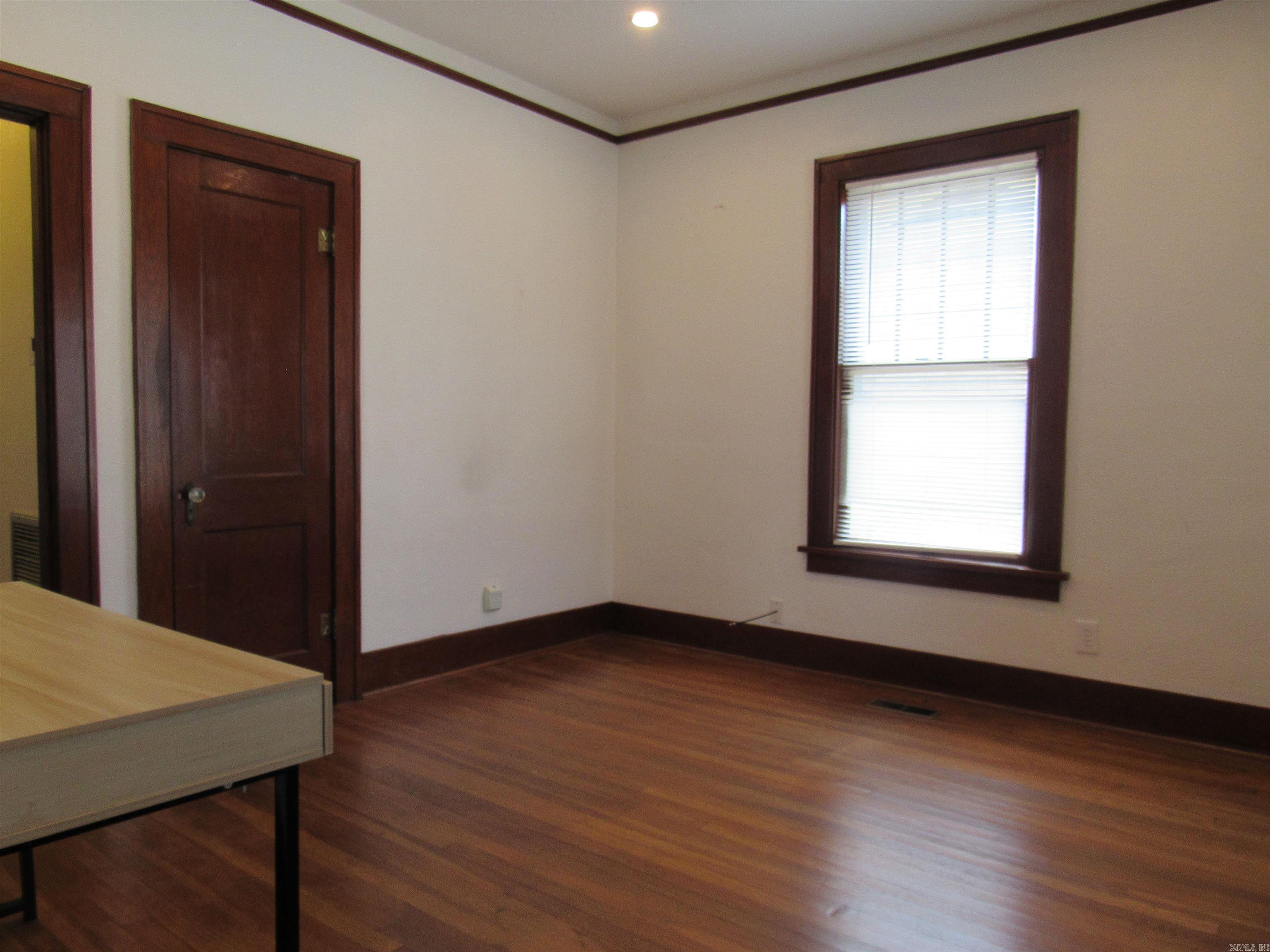 2116 Main St Property Photo 14