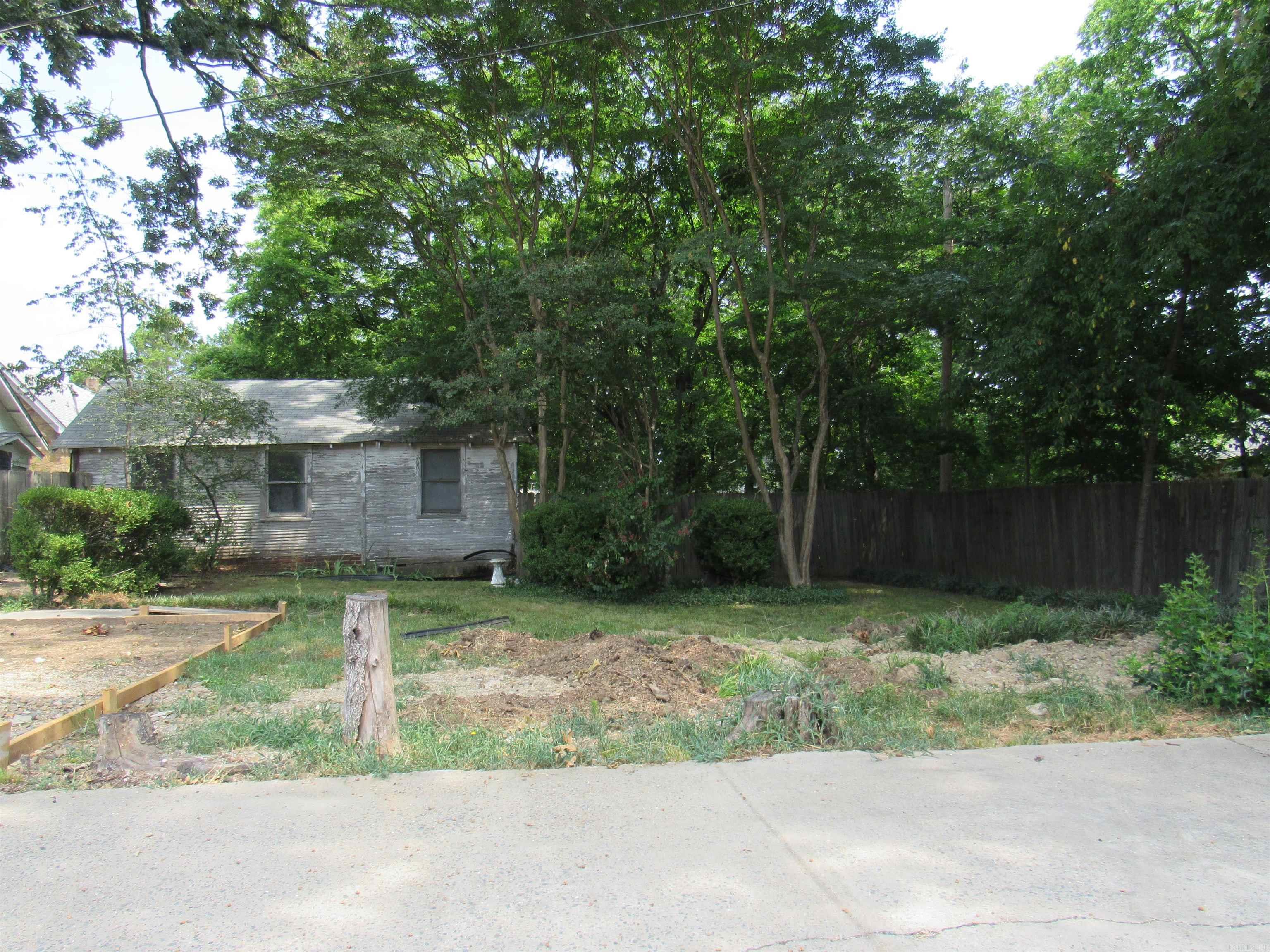 2116 Main St Property Photo 33