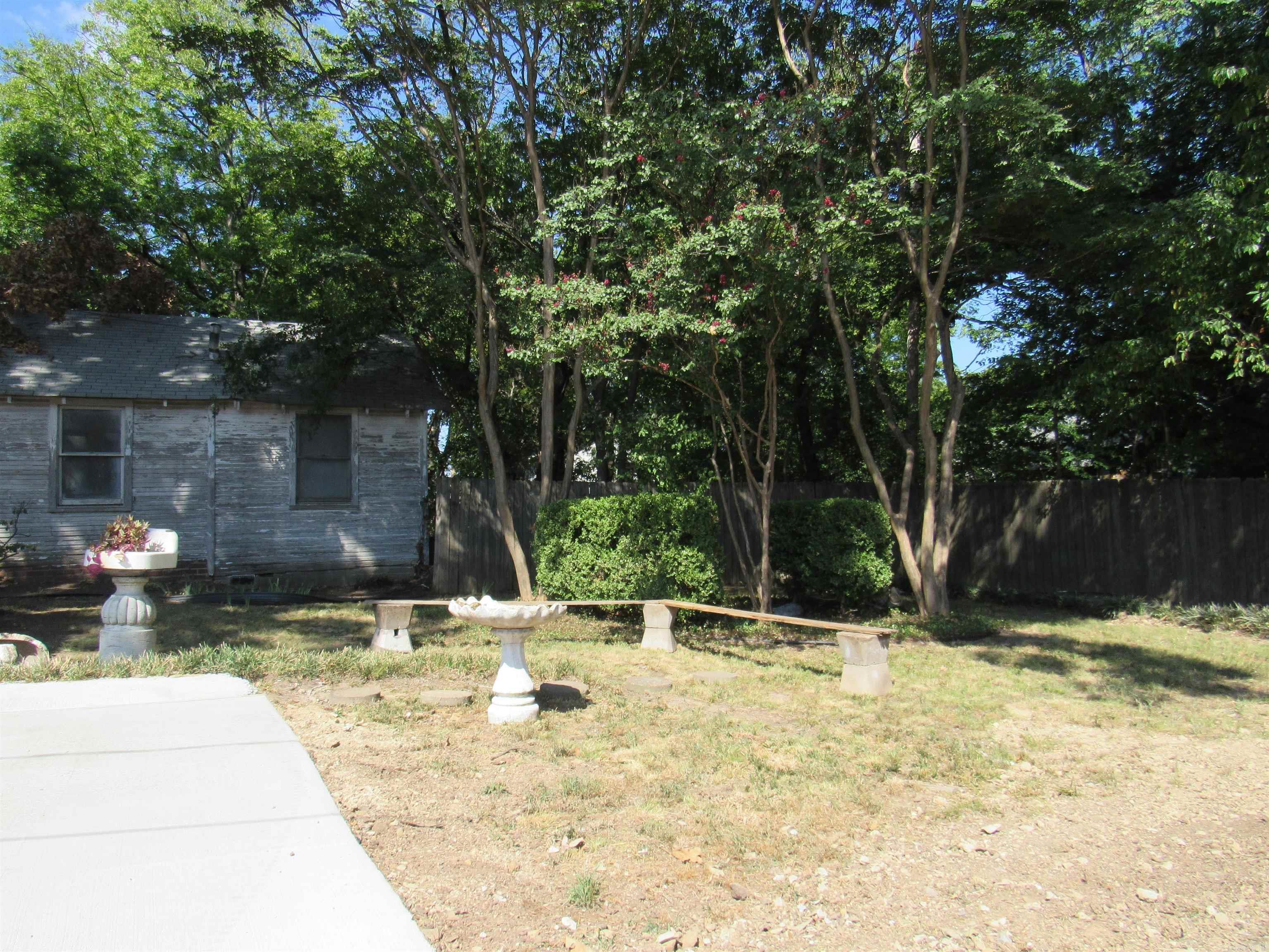 2116 Main St Property Photo 33