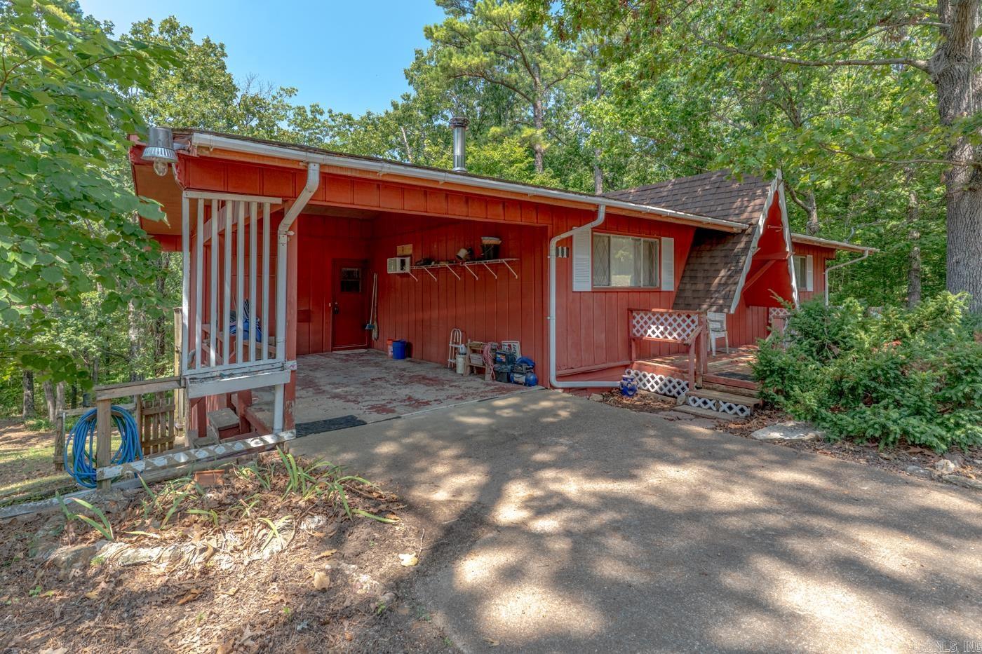 11 Iroquois Drive Property Photo 3
