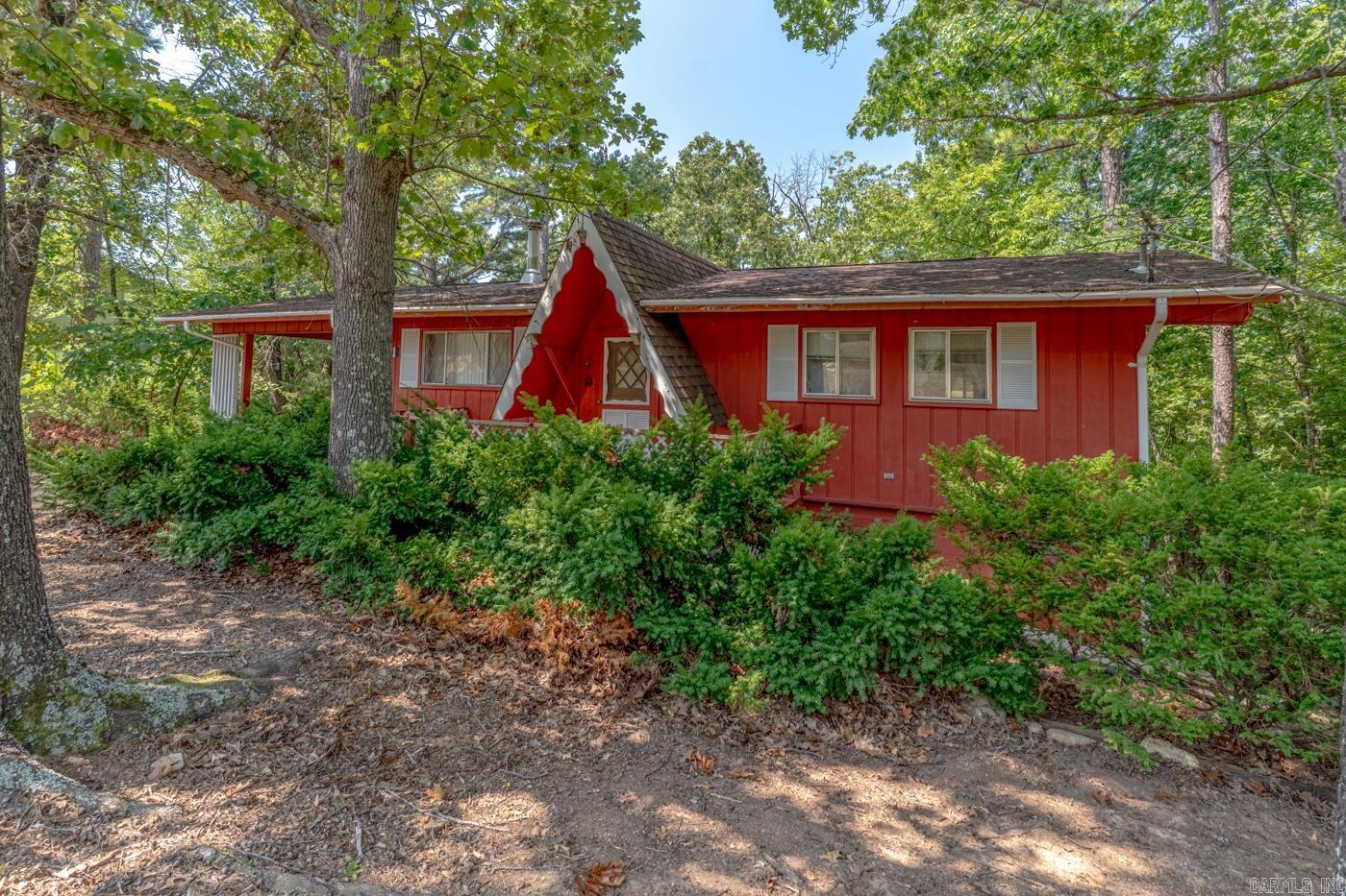 11 Iroquois Drive Property Photo 4