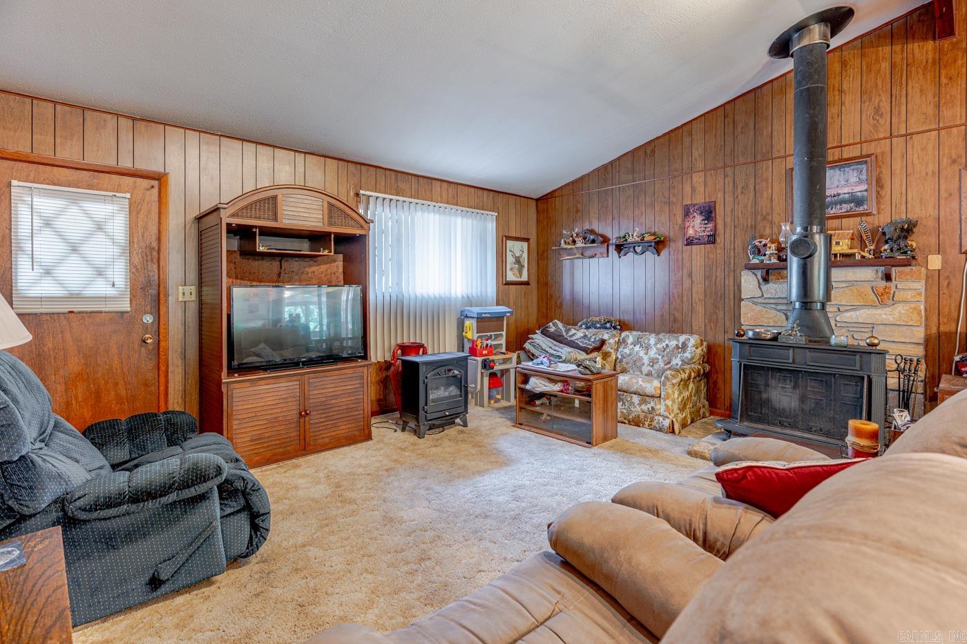 11 Iroquois Drive Property Photo 6