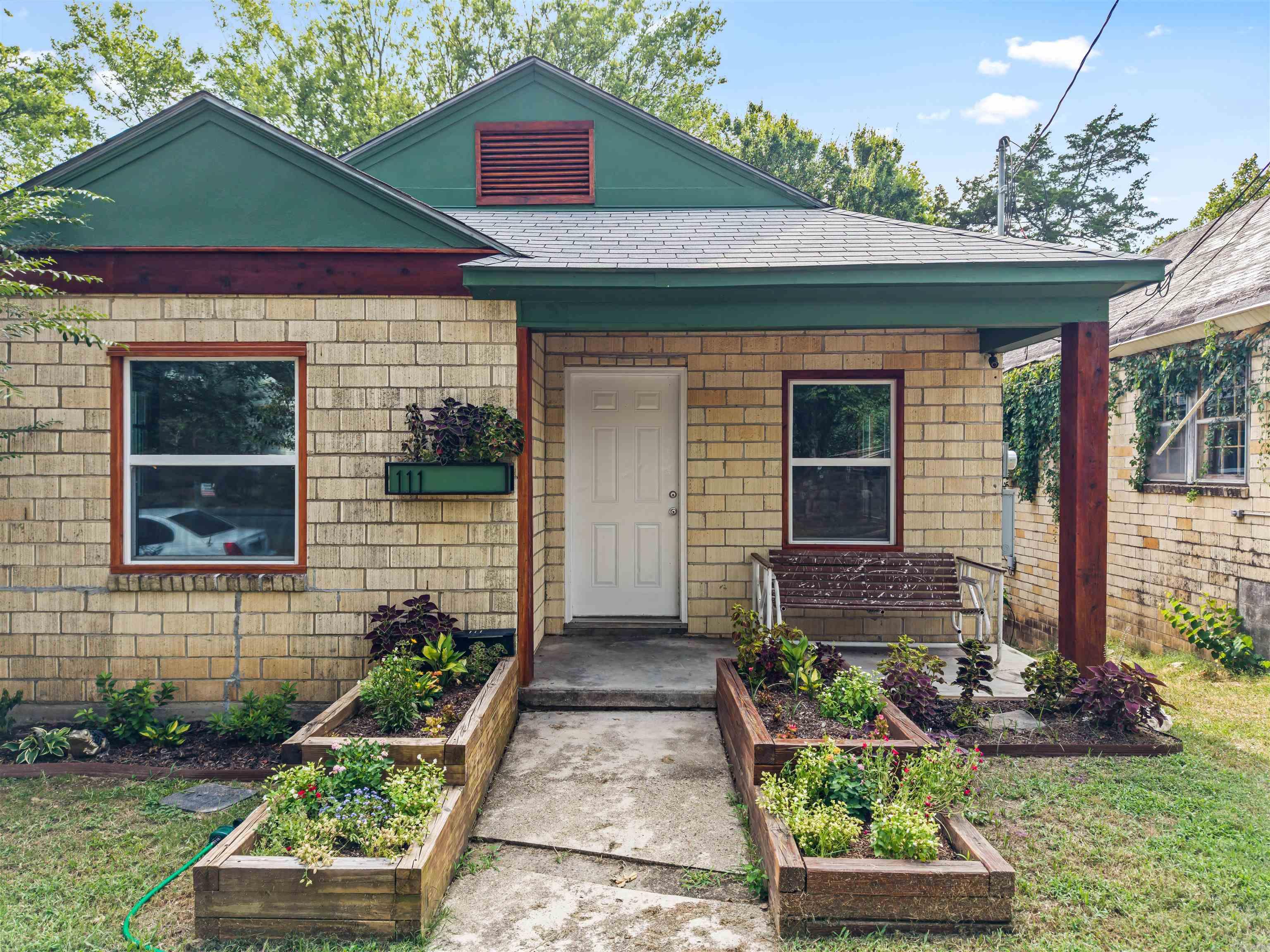 111 Greenway Street Property Photo 2