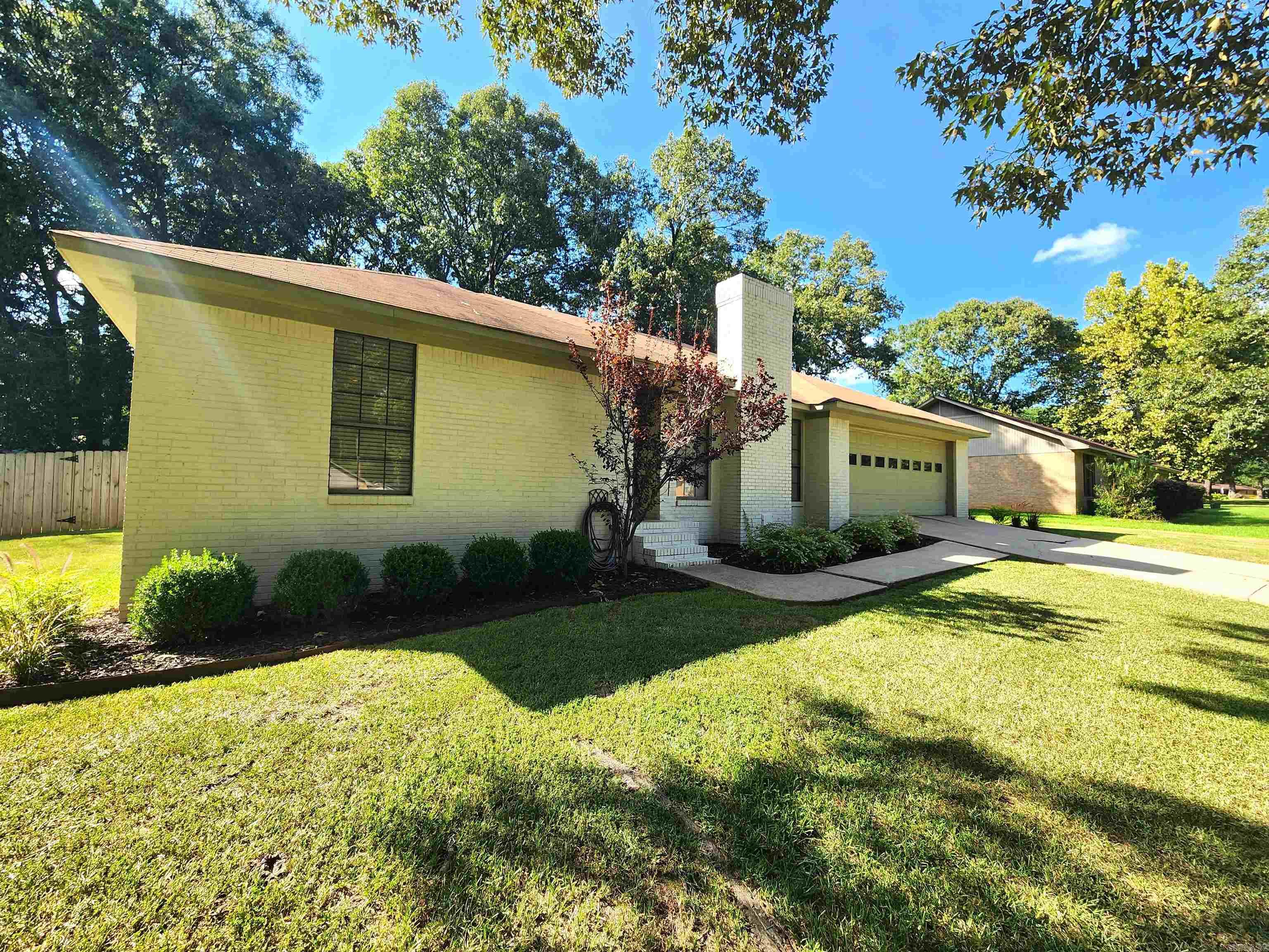 282 Kay Drive Property Photo 2