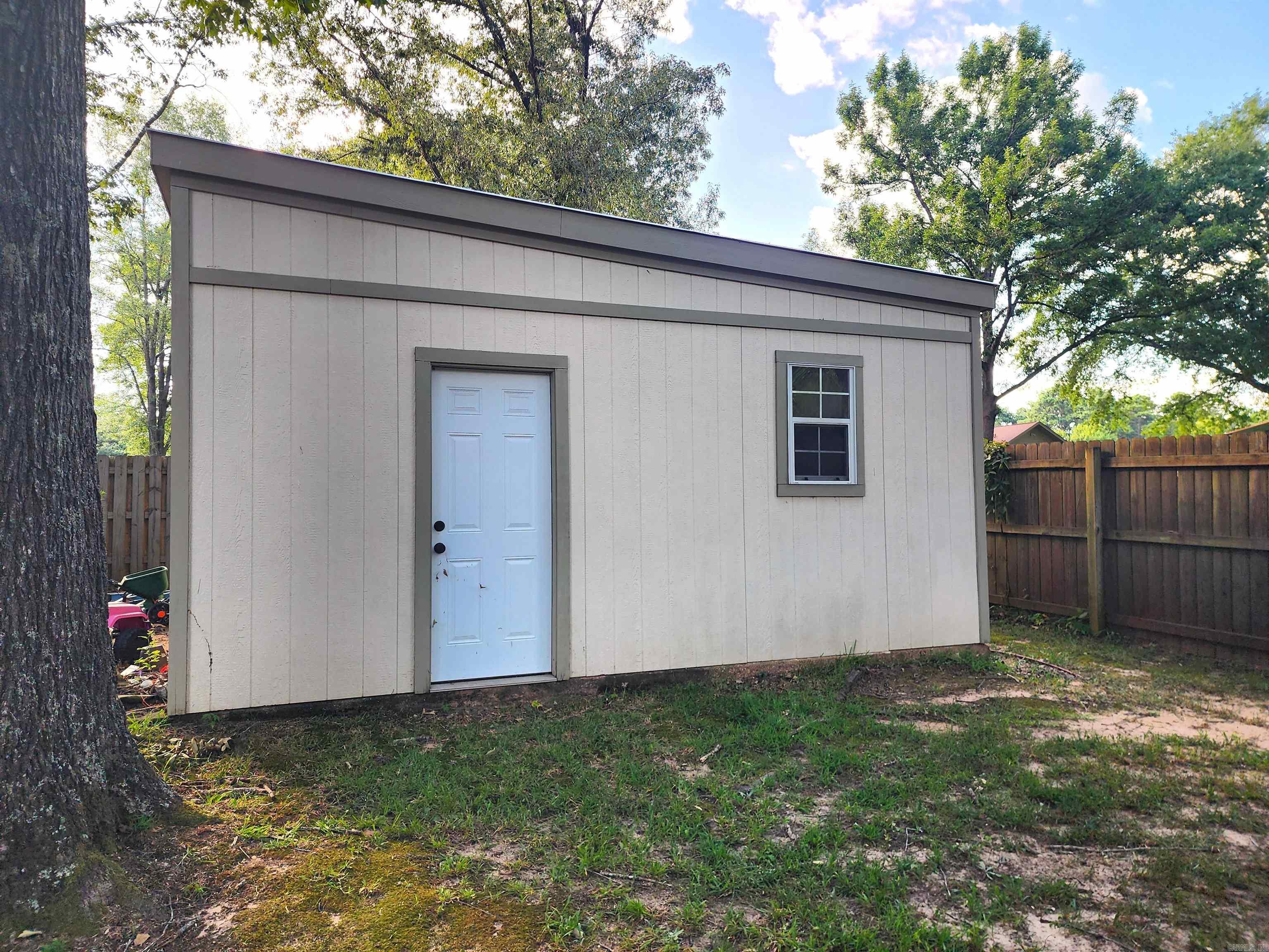 282 Kay Drive Property Photo 6