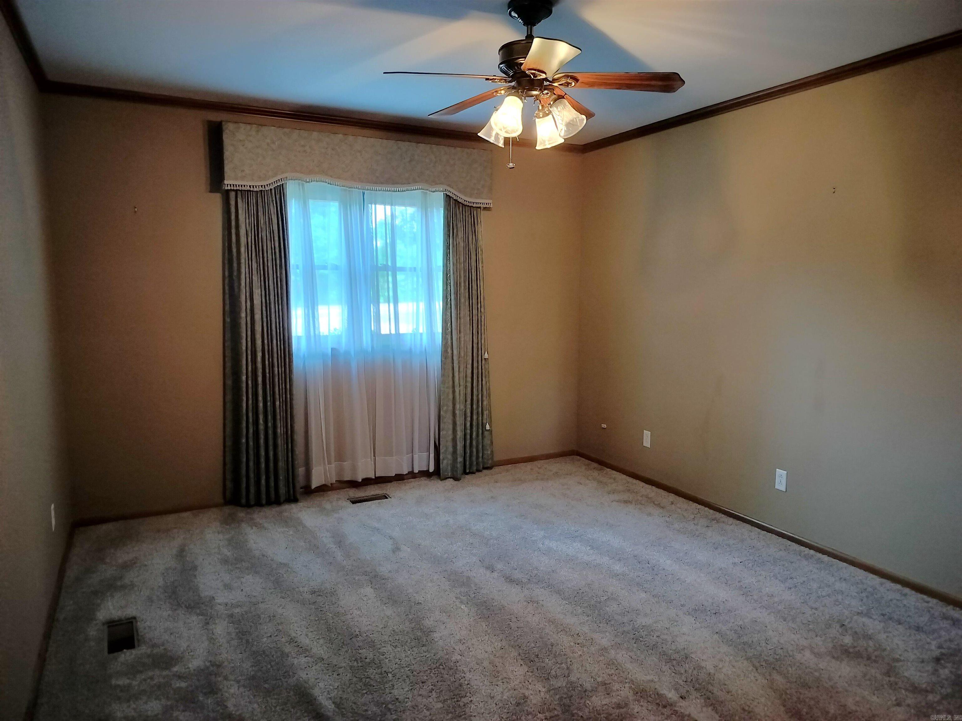 901 Poplar Street Property Photo 11