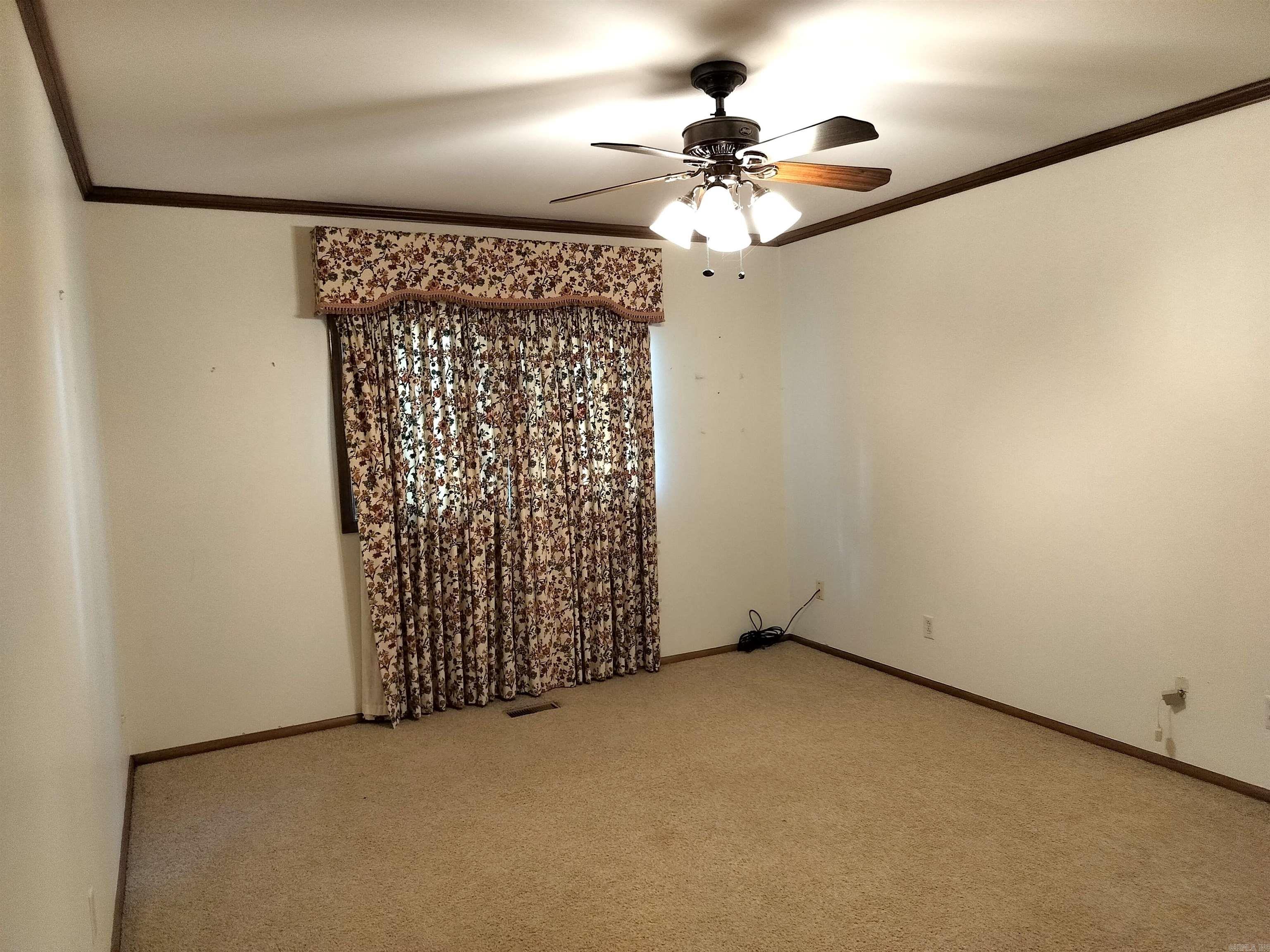 901 Poplar Street Property Photo 13