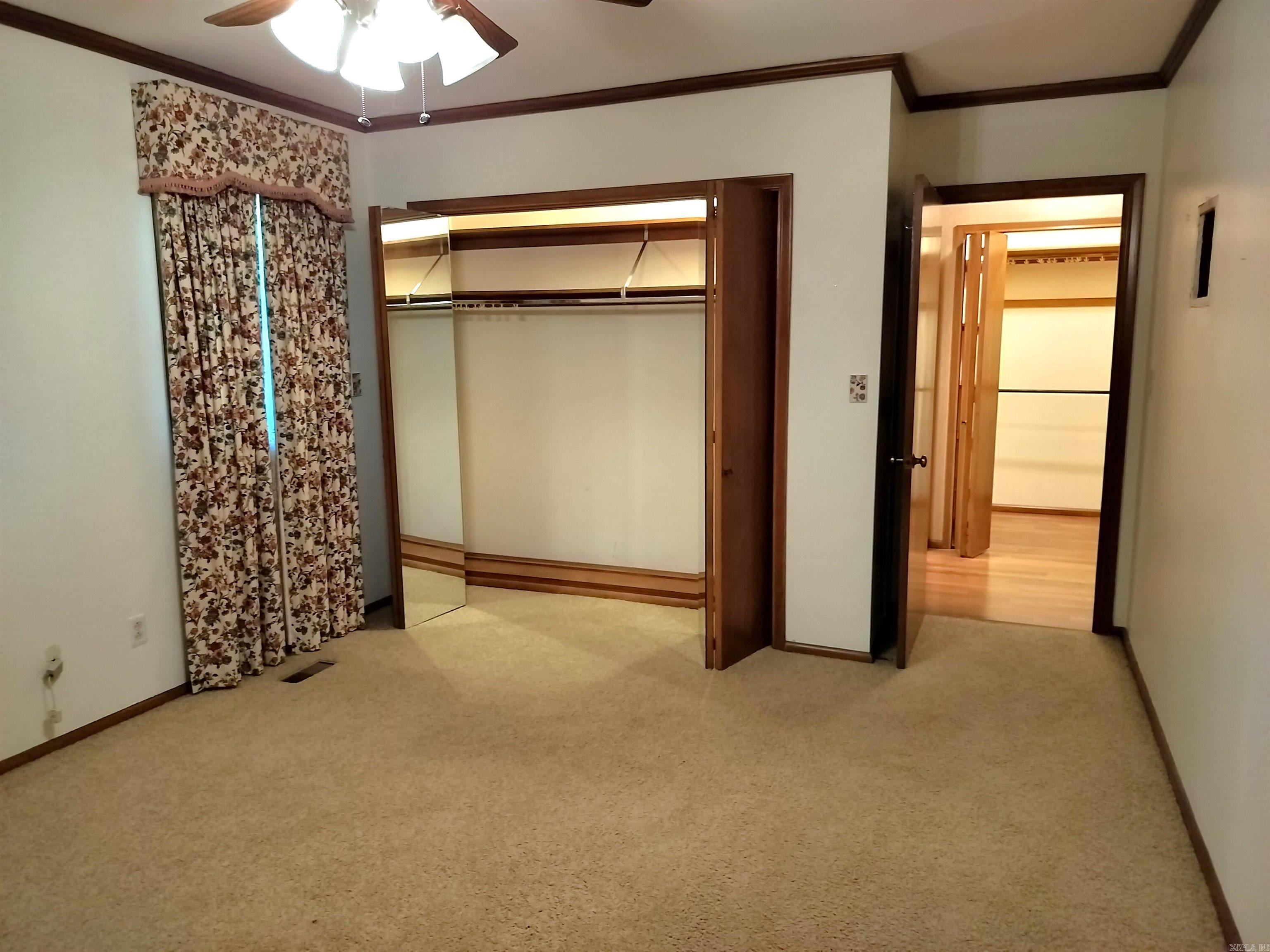 901 Poplar Street Property Photo 14
