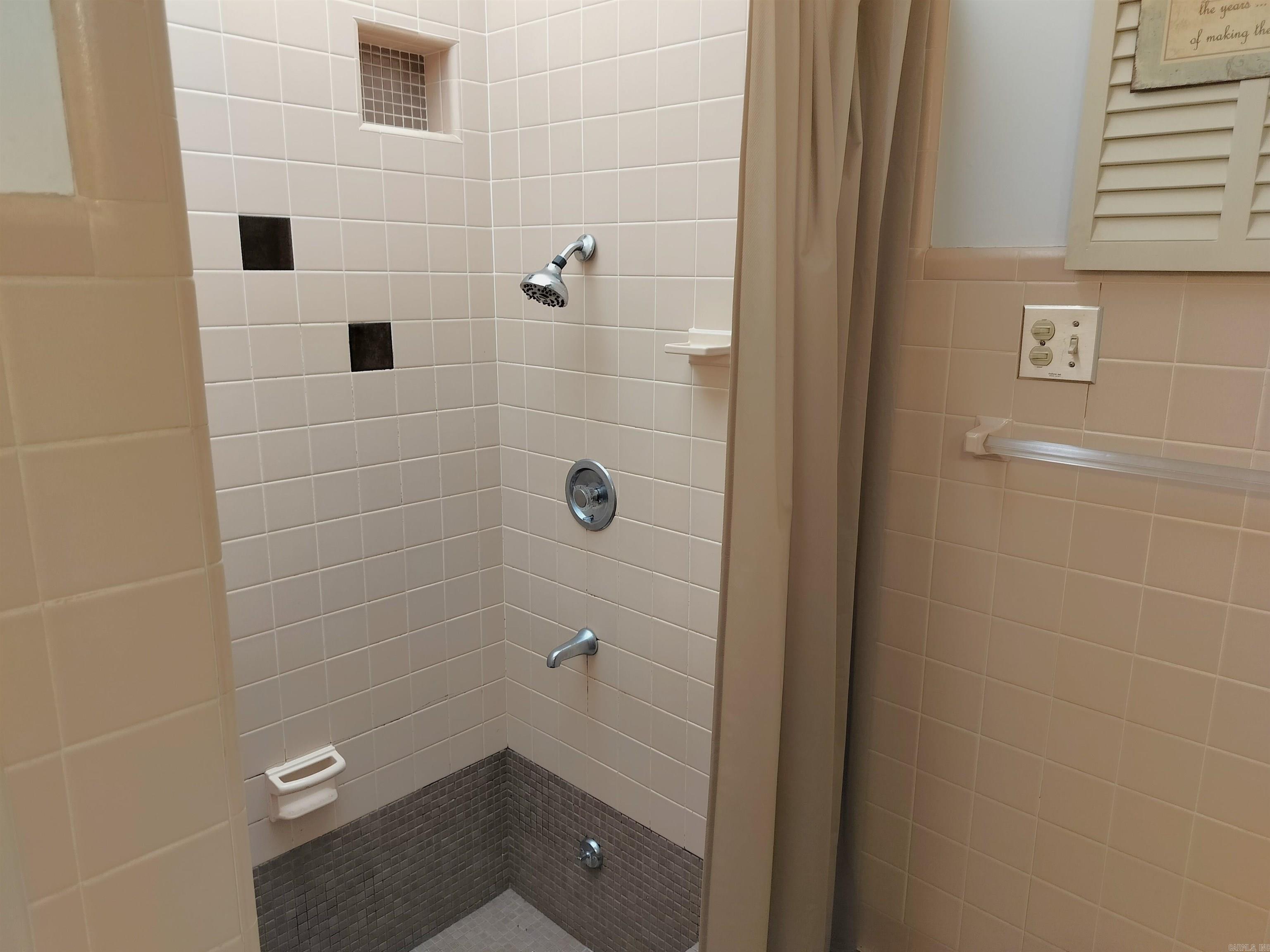 901 Poplar Street Property Photo 23