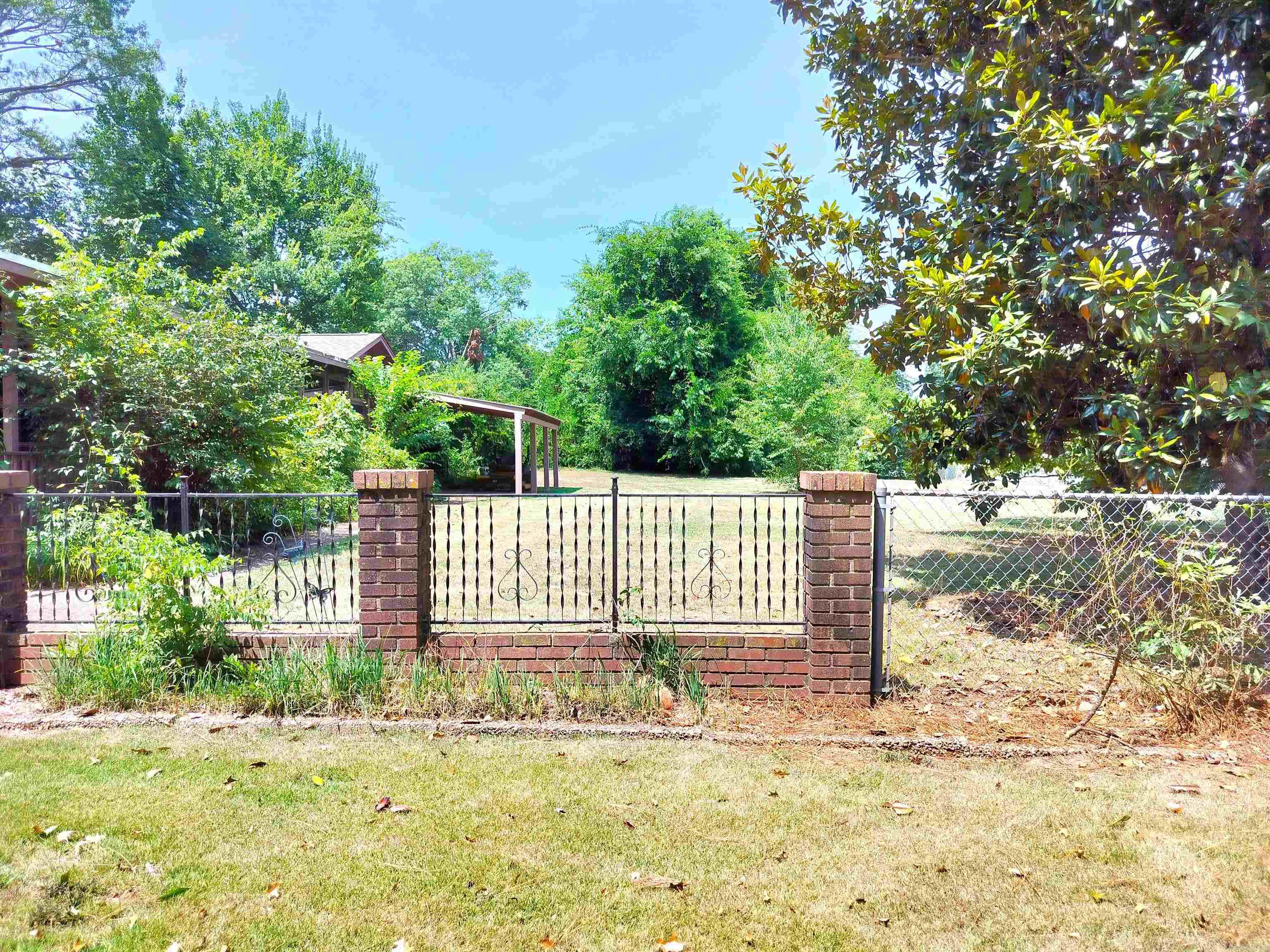 901 Poplar Street Property Photo 29