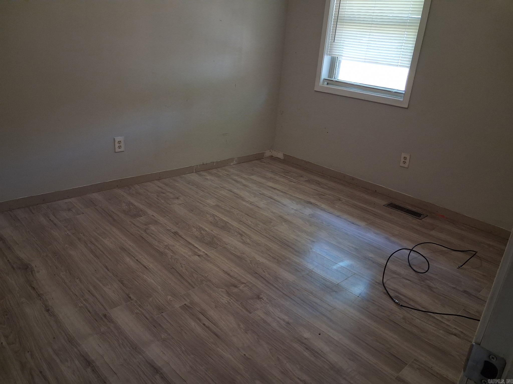 4902 Wise Street Property Photo 5