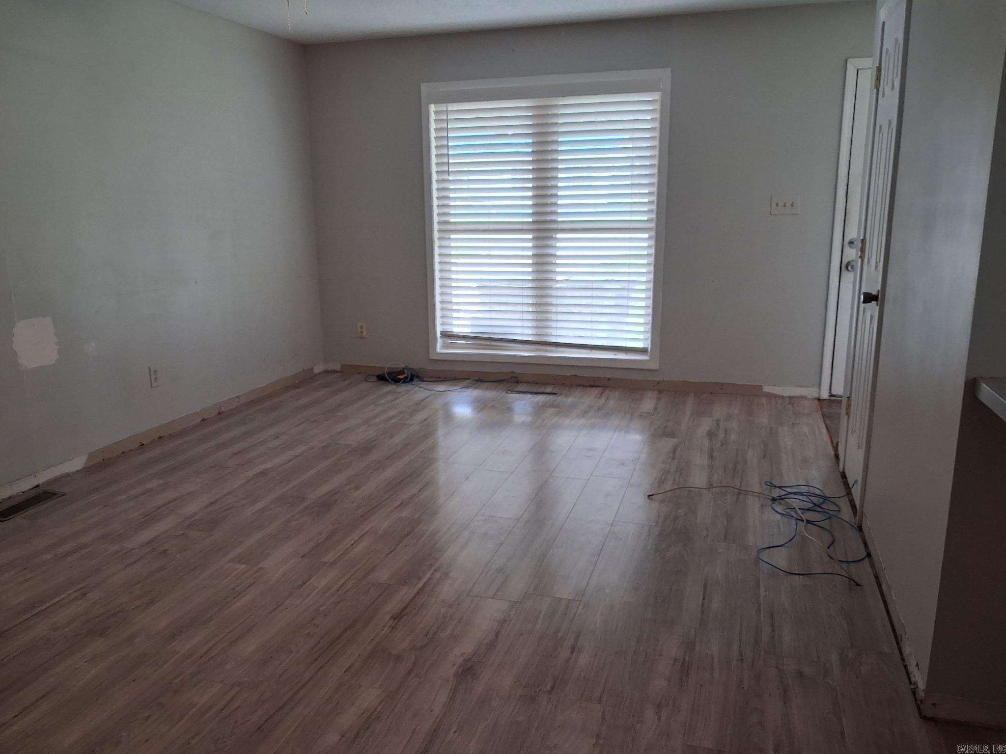 4902 Wise Street Property Photo 8