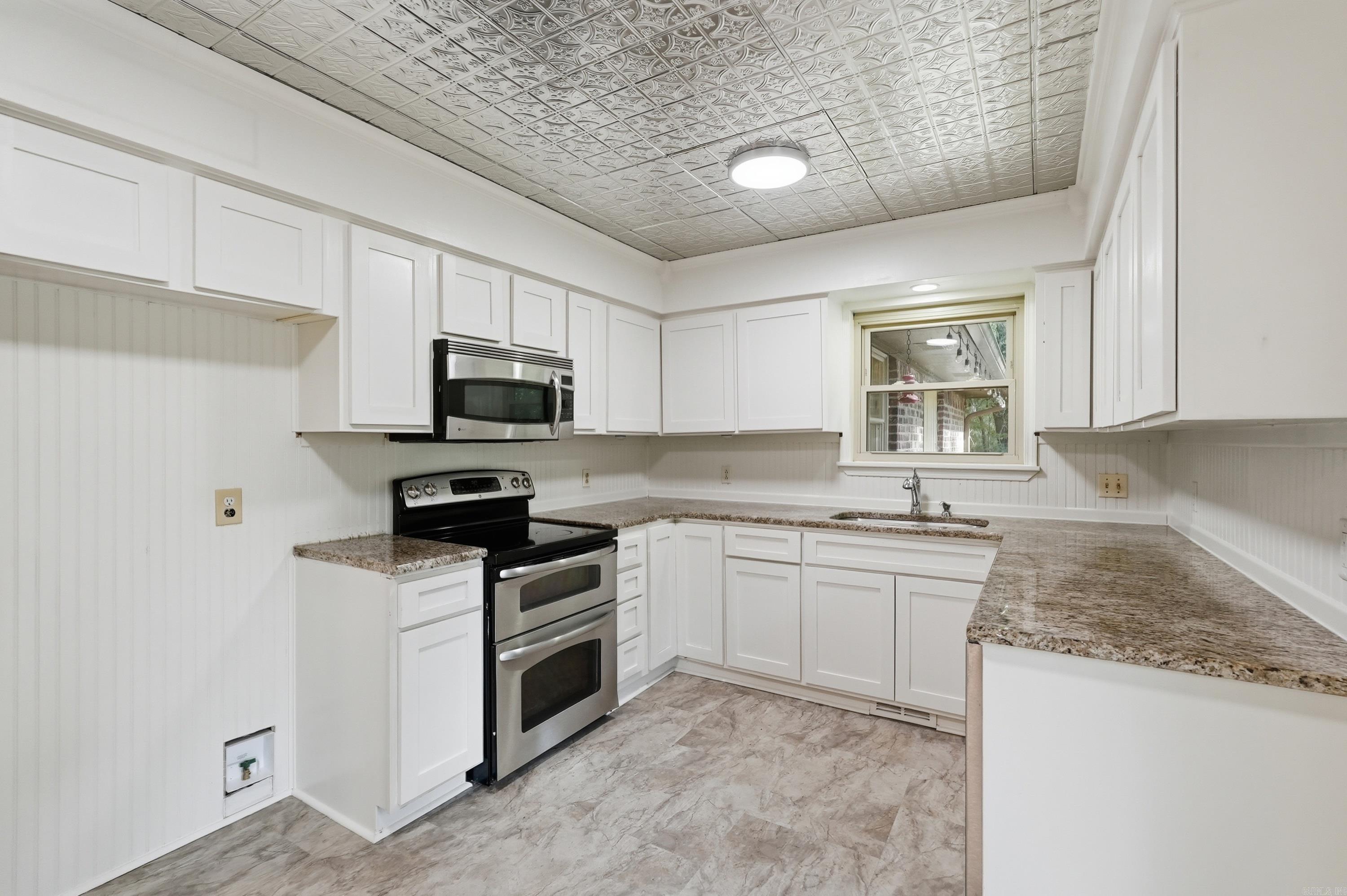 29 Rolling Hills Drive Property Photo 7