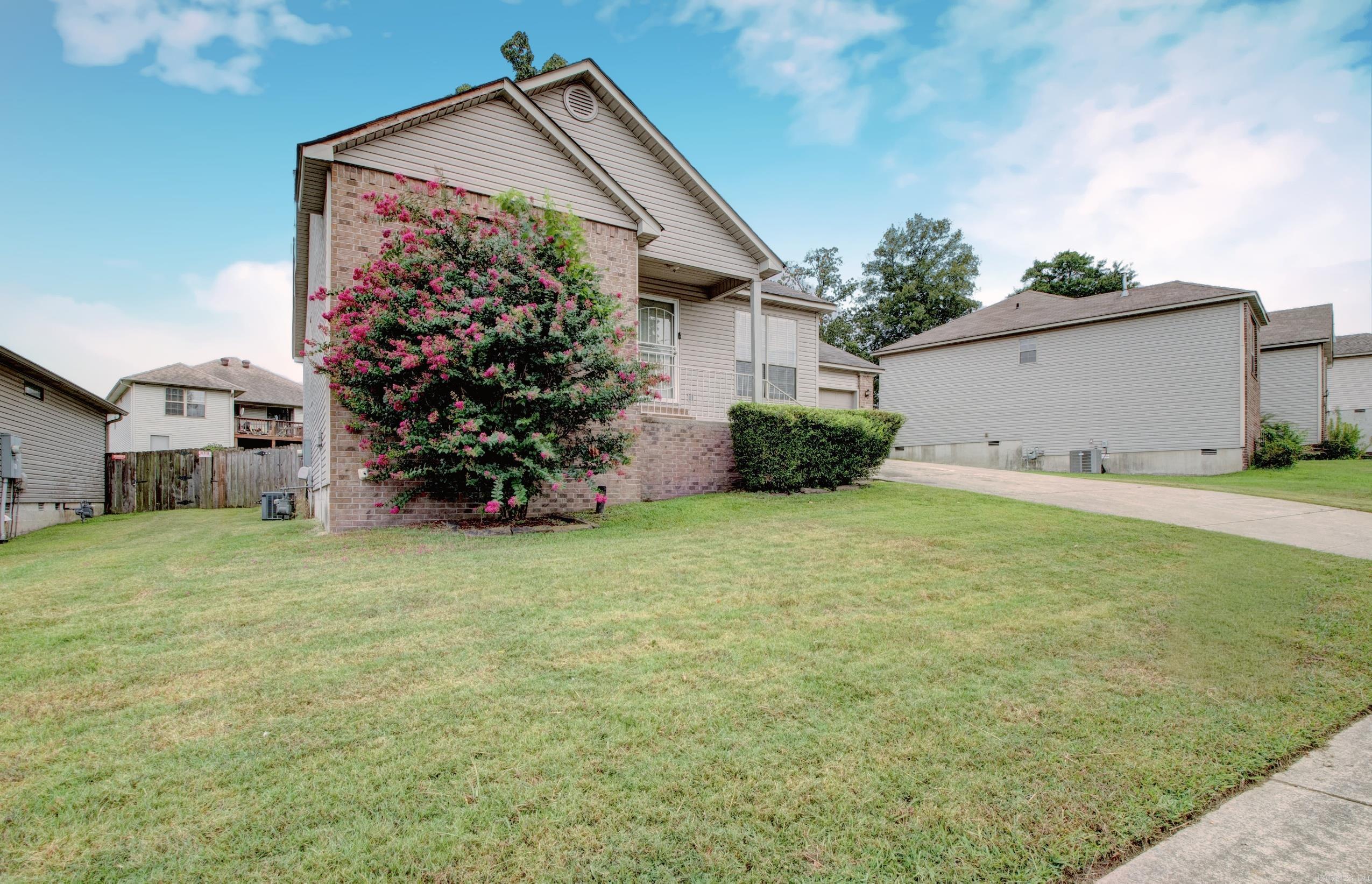 9721 Herndon Road Property Photo 3