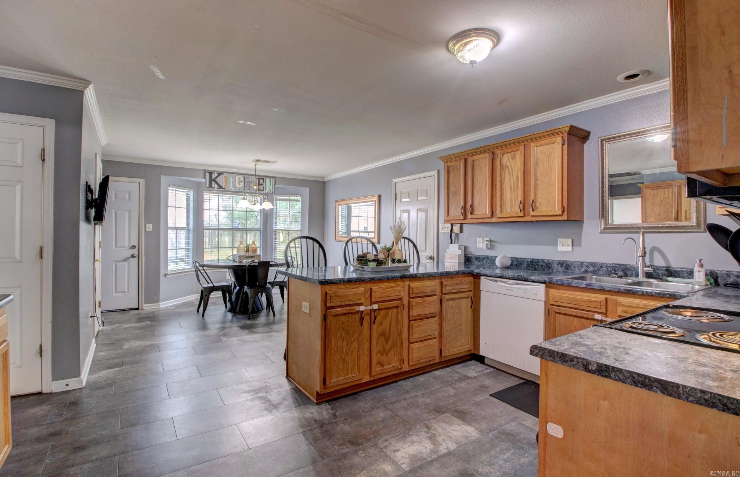 9721 Herndon Road Property Photo 10