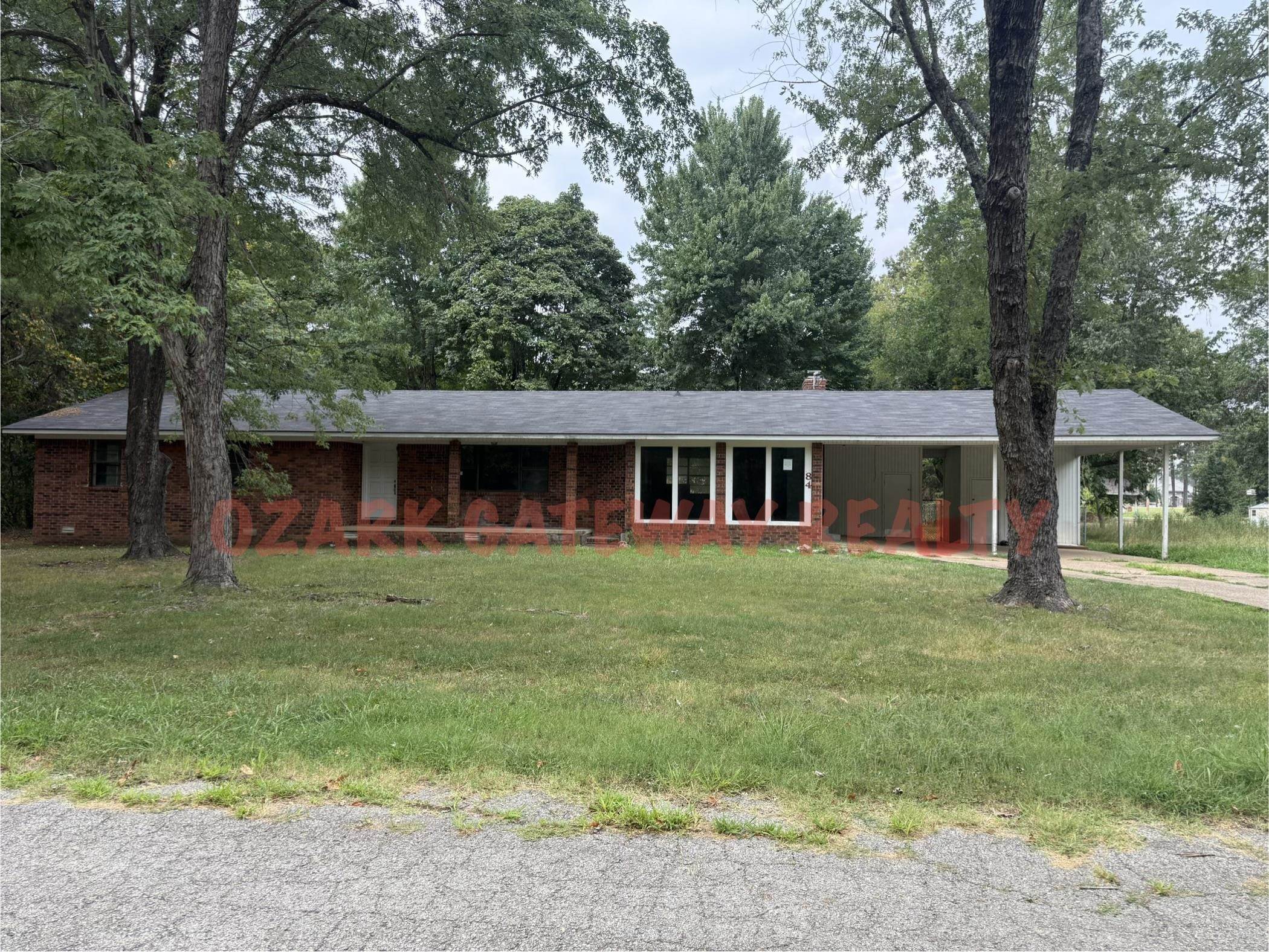 84 White Oak Circle Property Photo 1
