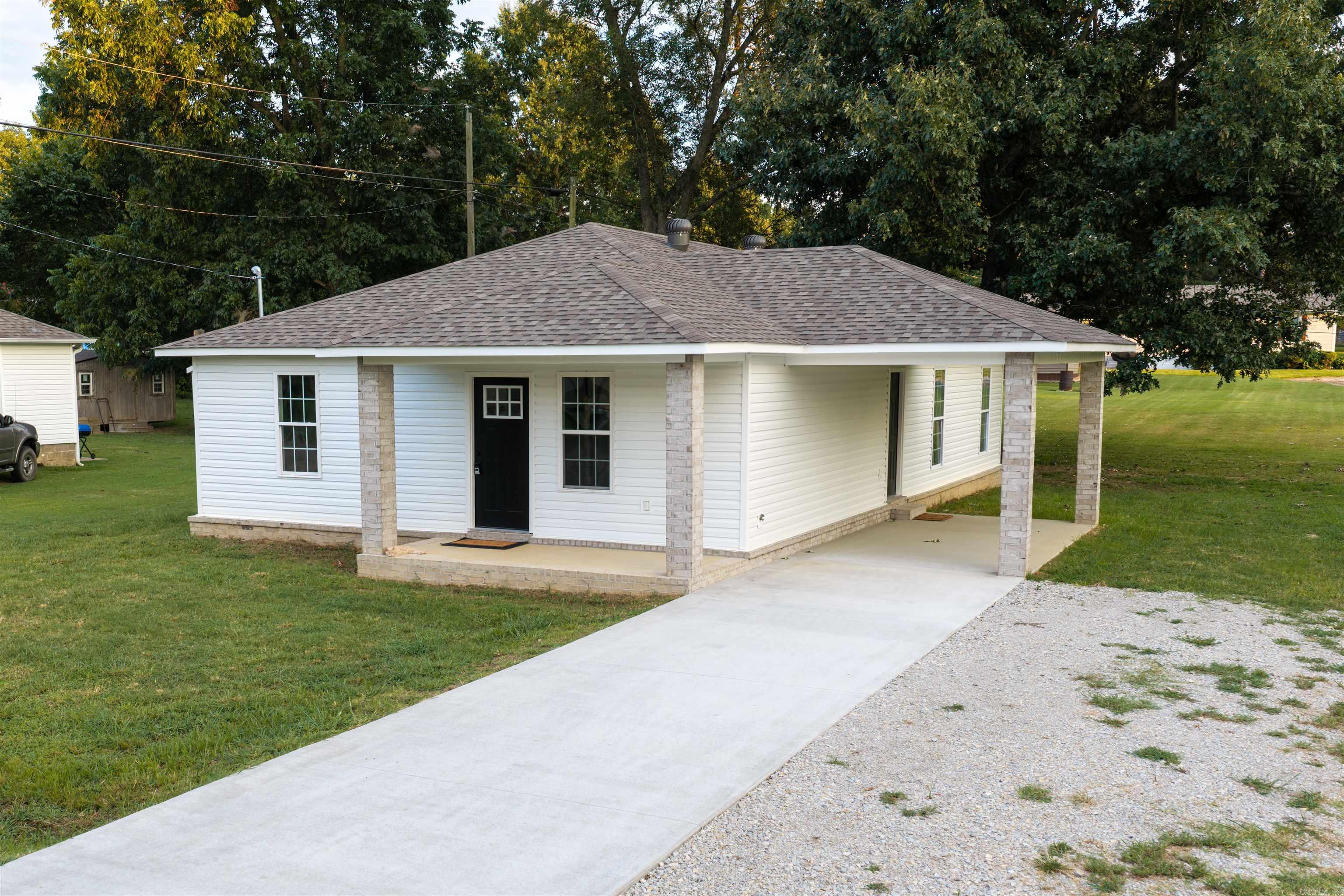 207 W Warner Drive