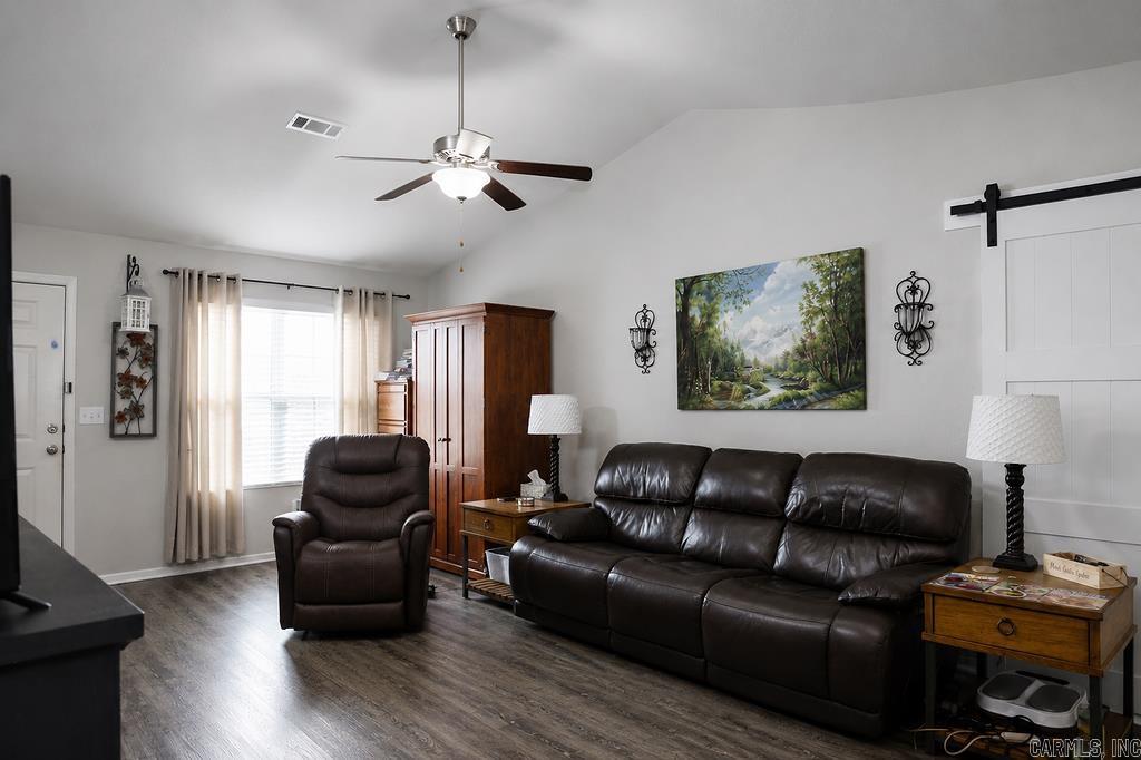 7 Summer Breeze Road Property Photo 3