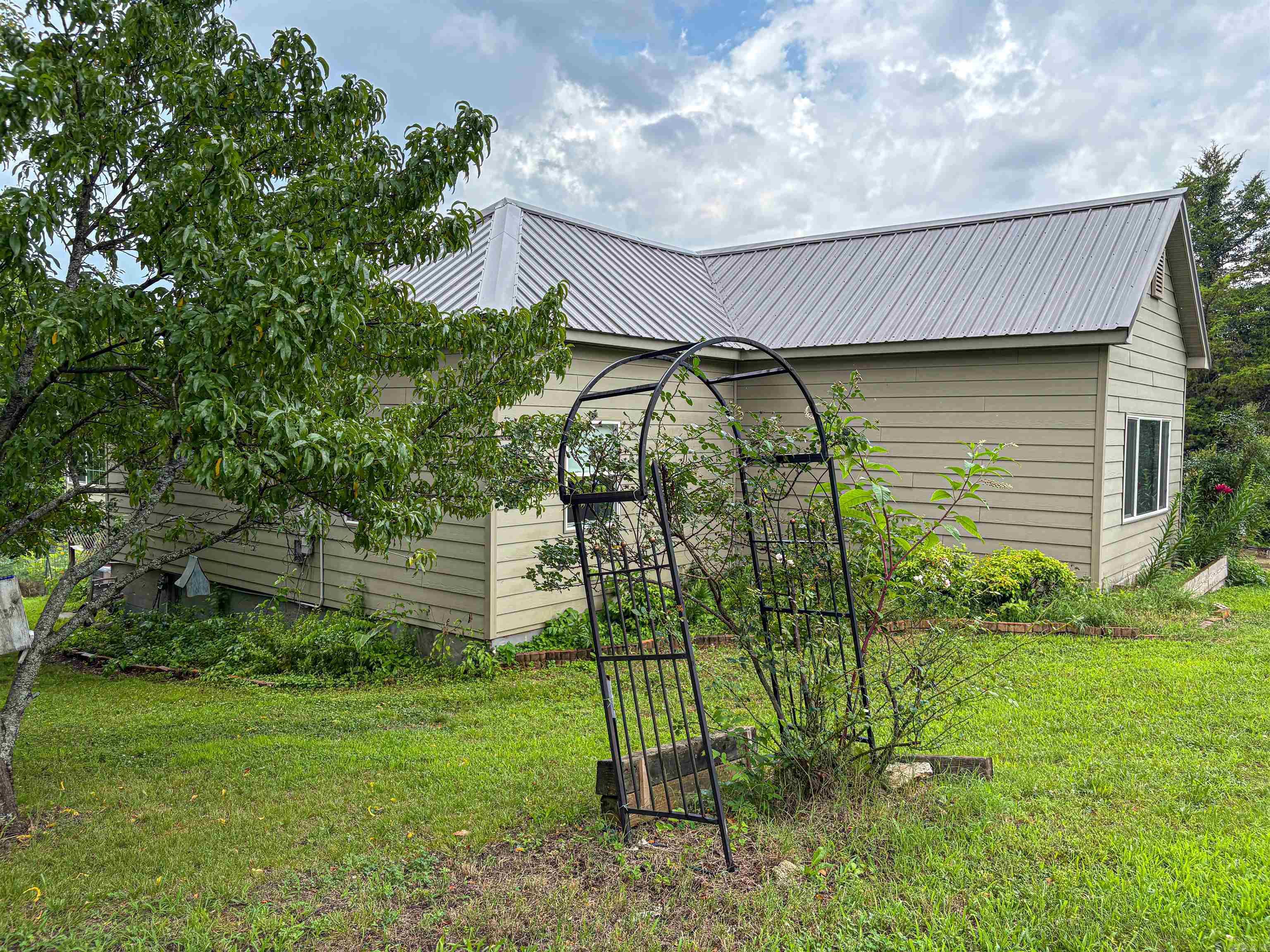 504 Mclean Avenue Property Photo 3