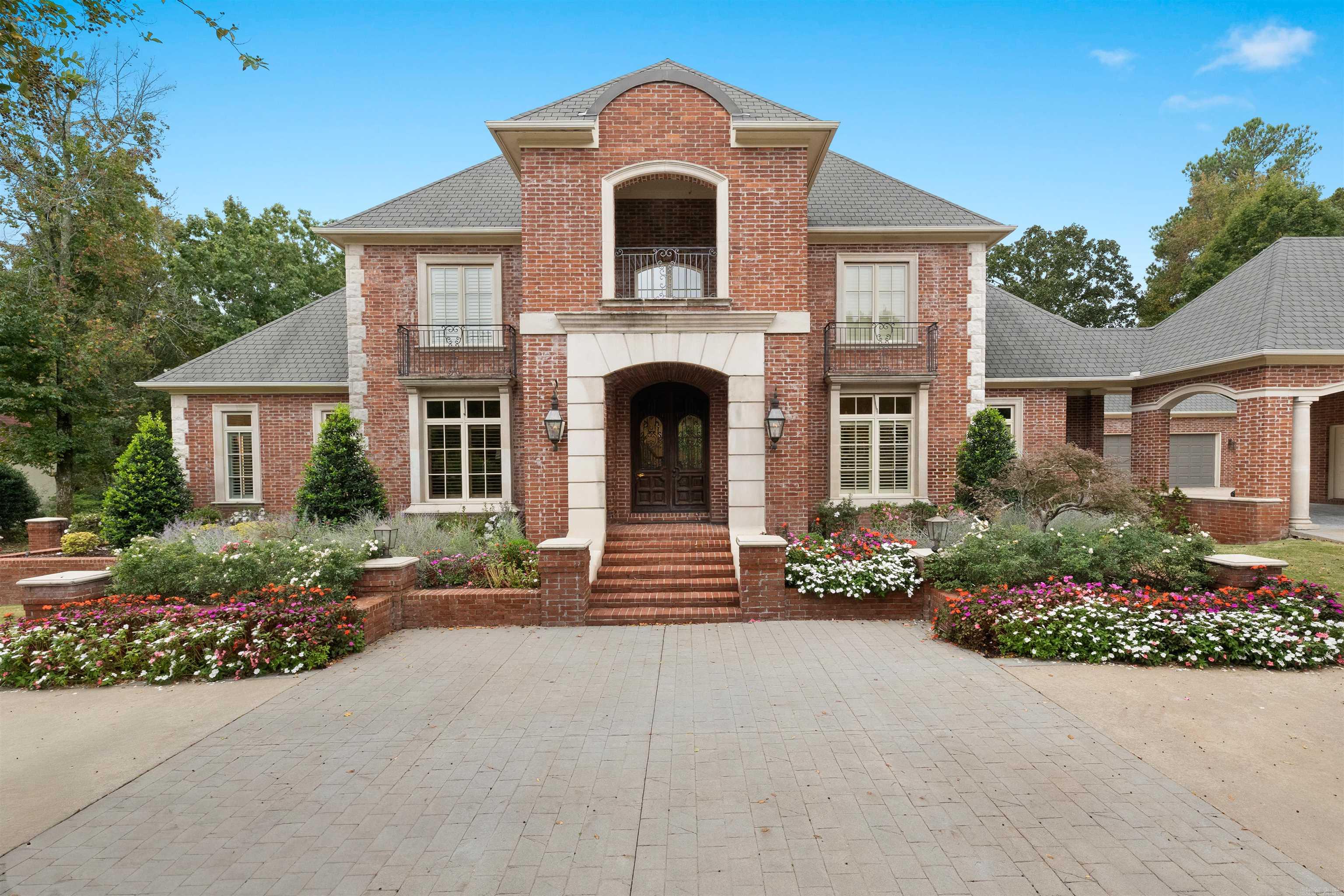 67 Sologne Circle Property Photo 4