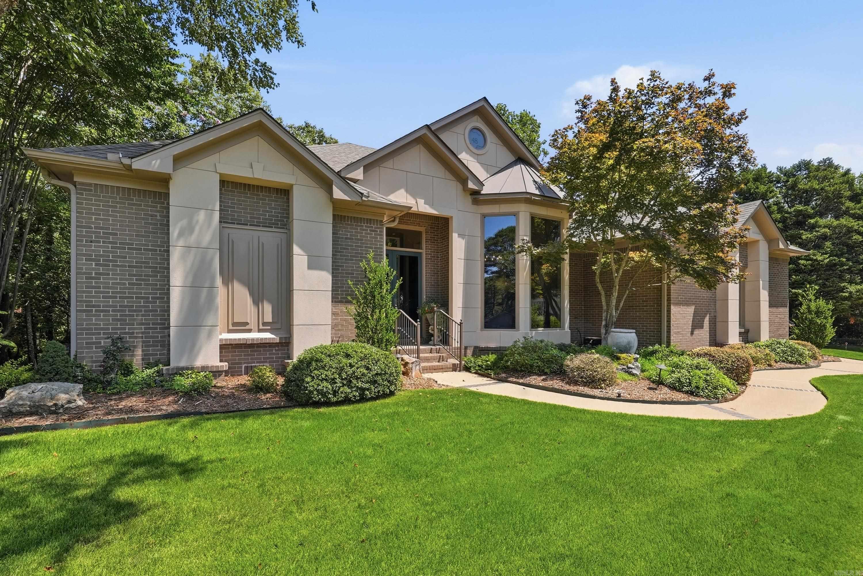 48 Ledgelawn Court Property Photo 2