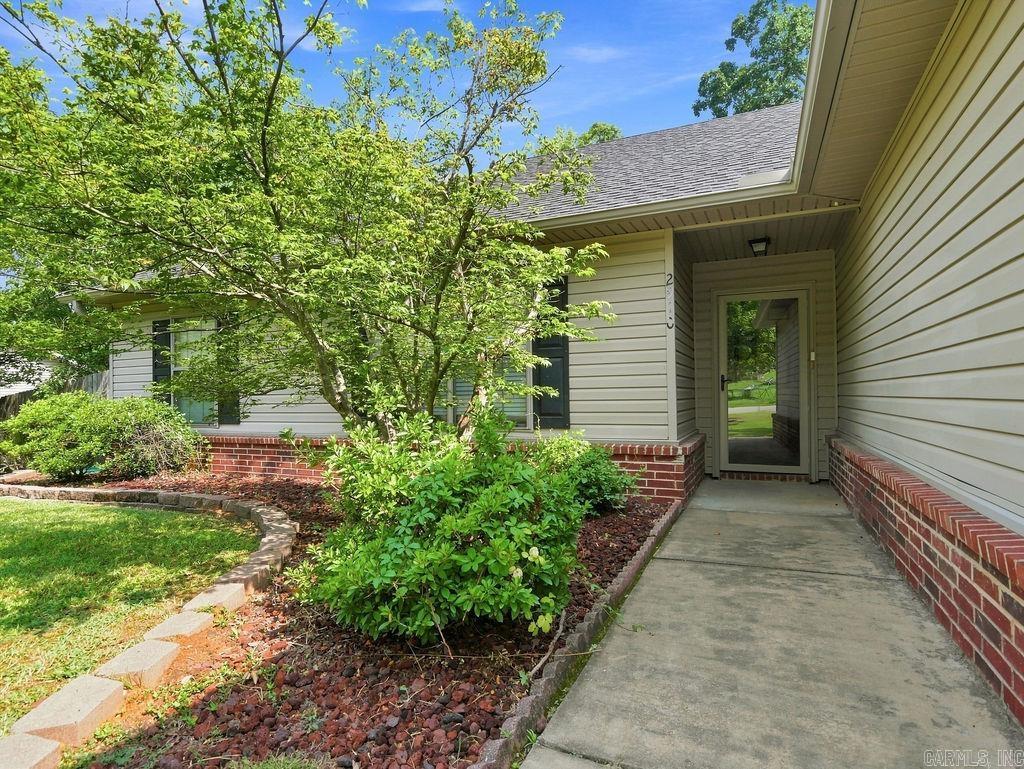 2910 Ward Drive Property Photo 2