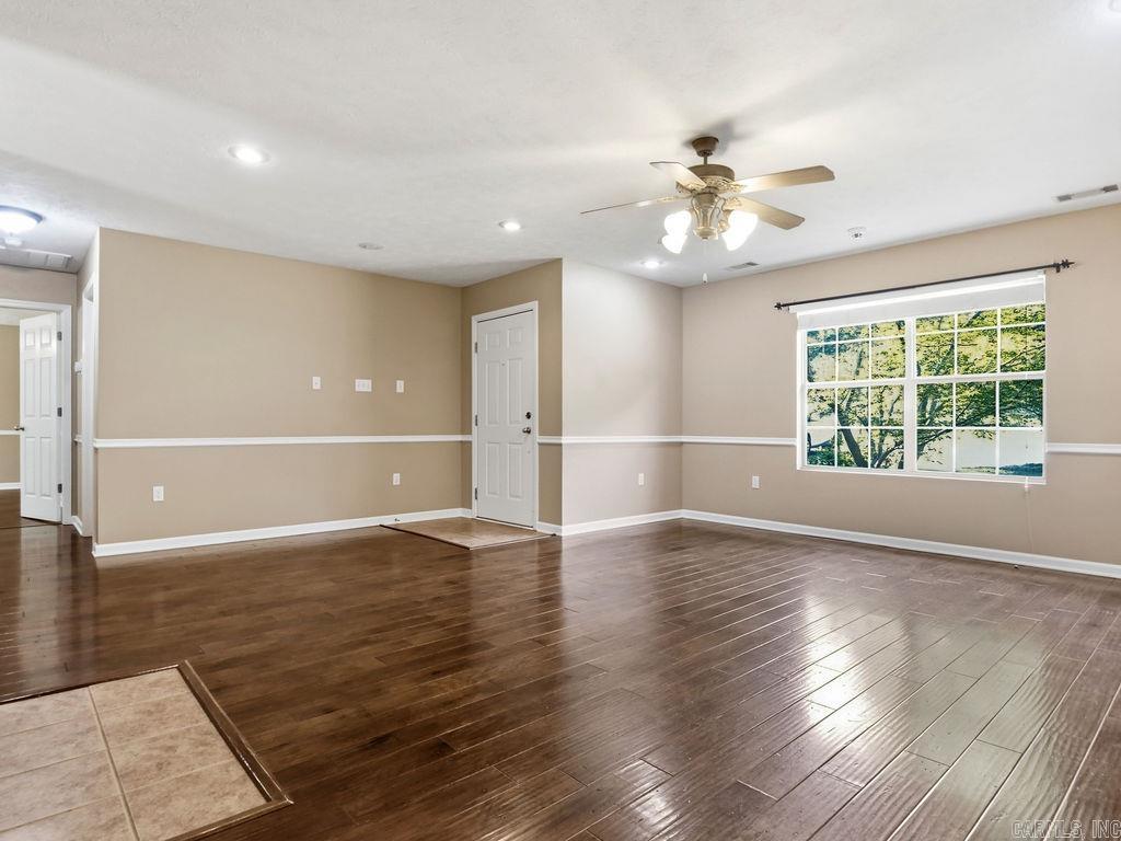 2910 Ward Drive Property Photo 3