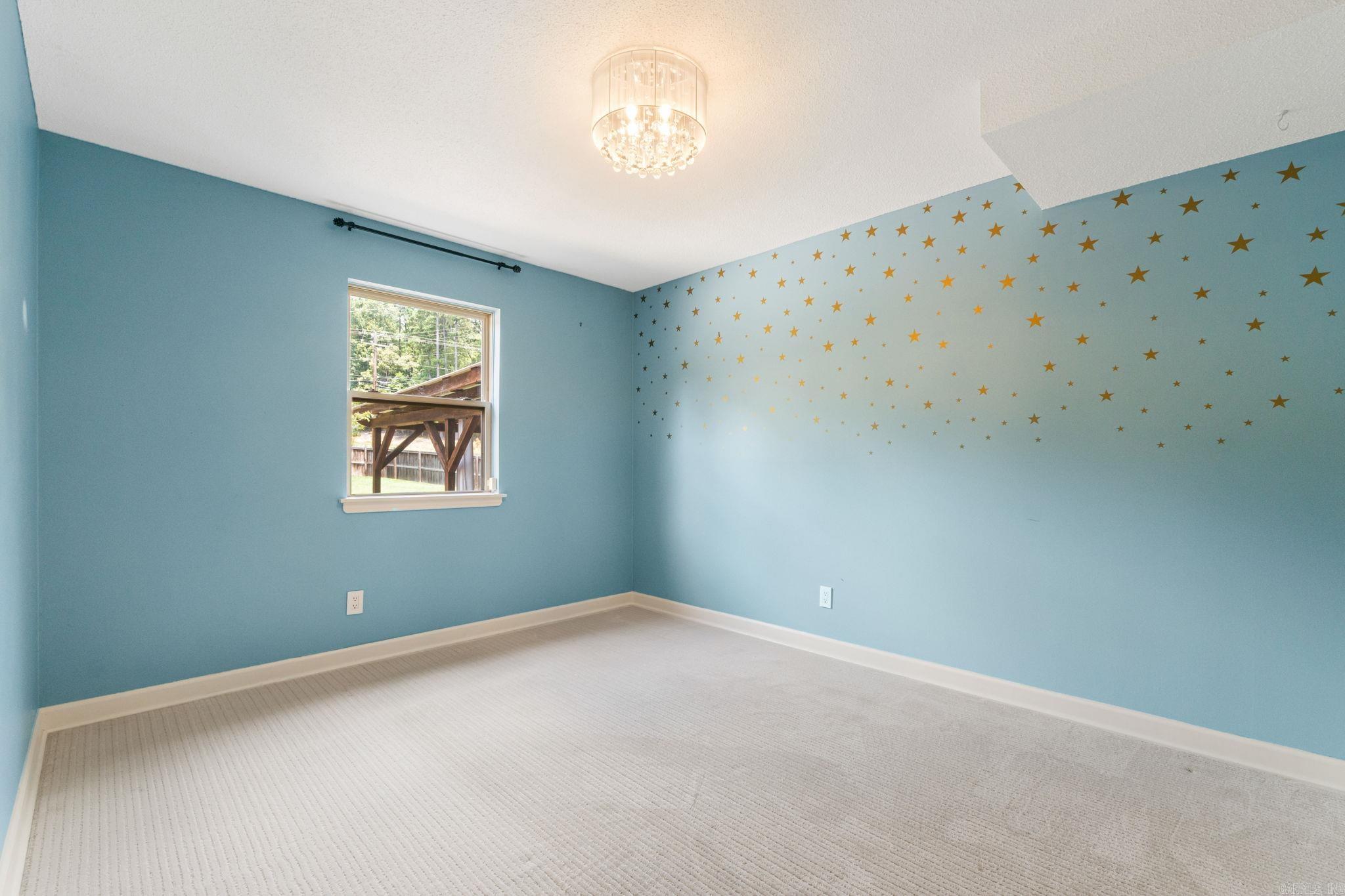 4 Manor Circle Property Photo 23