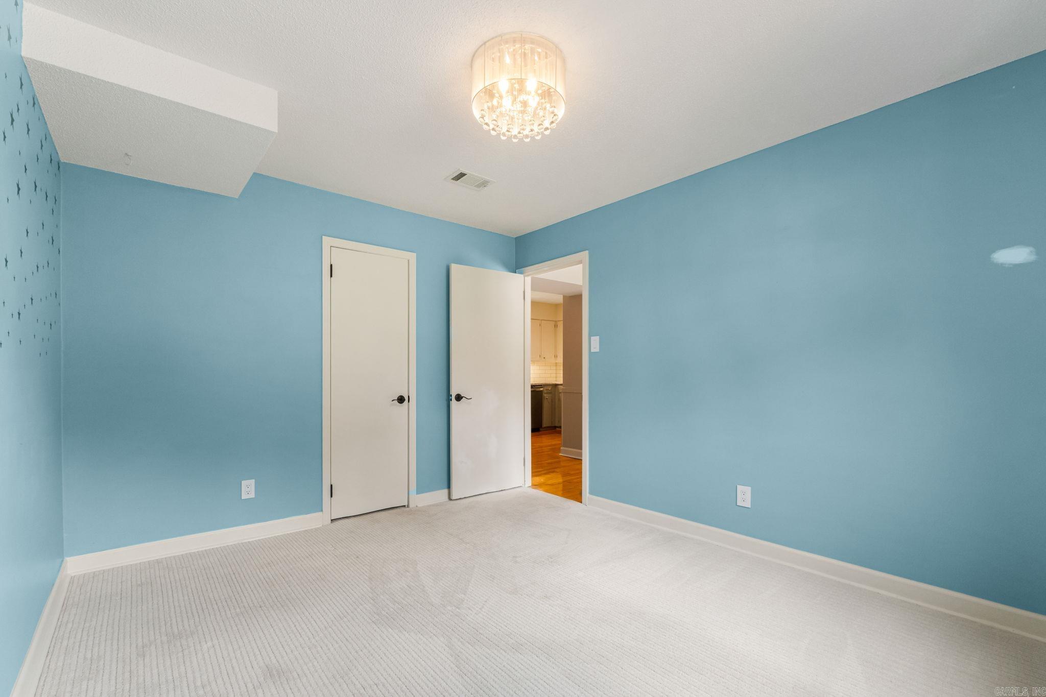 4 Manor Circle Property Photo 25