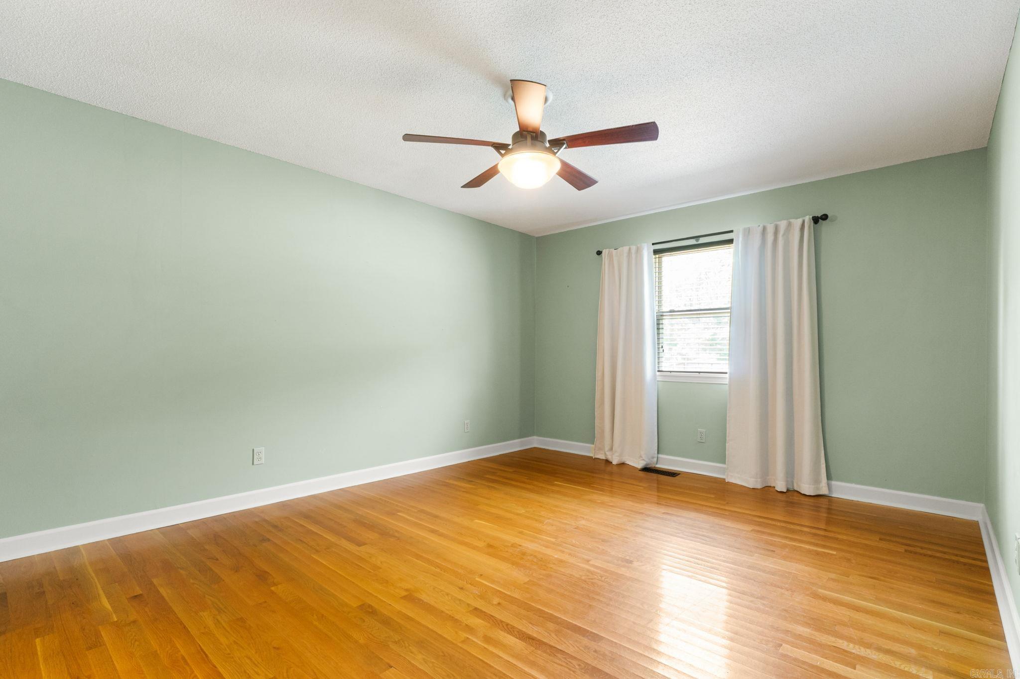 4 Manor Circle Property Photo 28