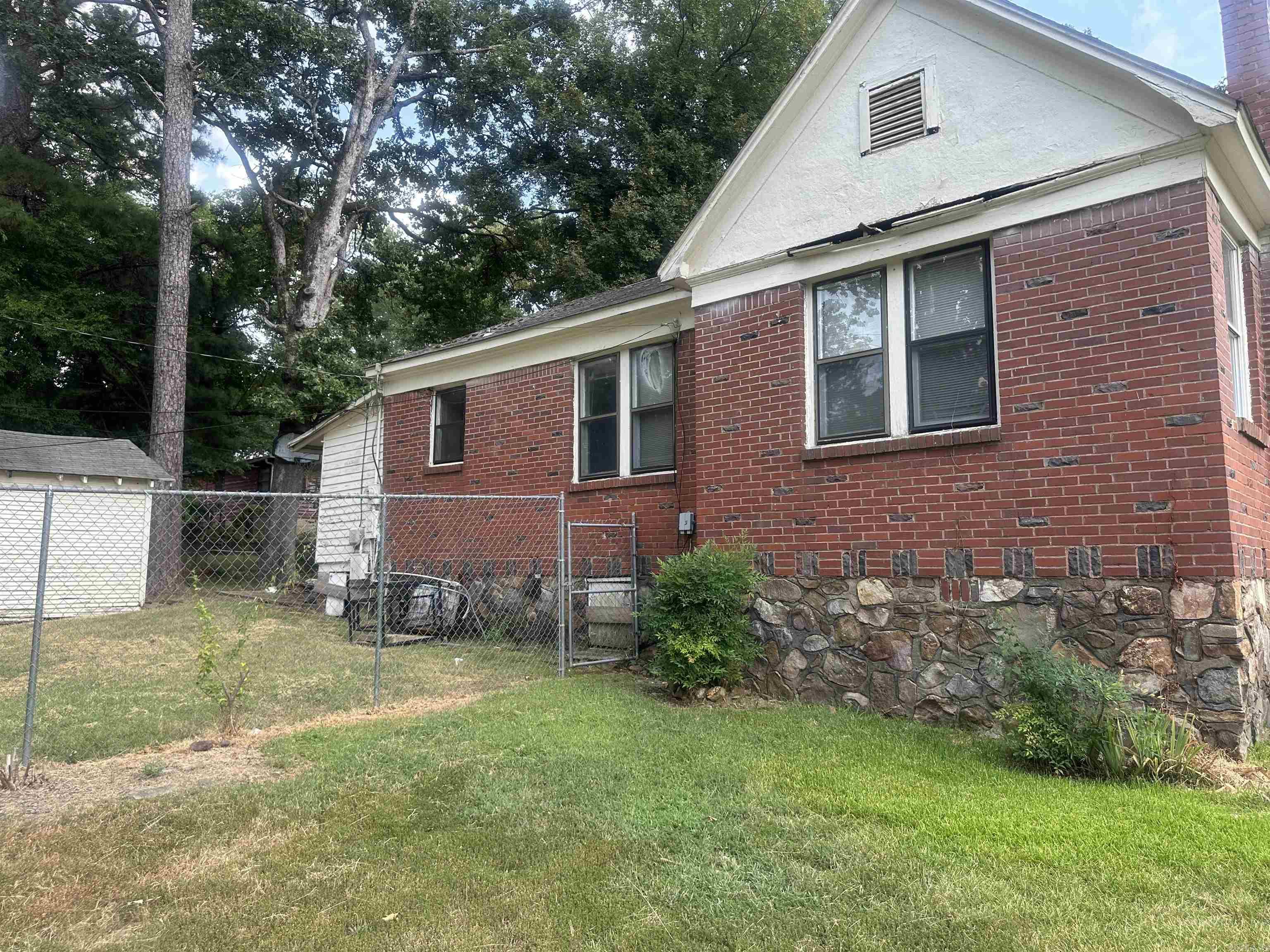 1515 Peyton Street Property Photo 2