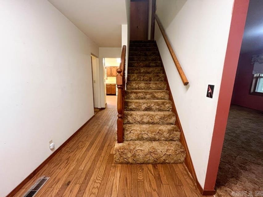7704 County Road 2770 Property Photo 5