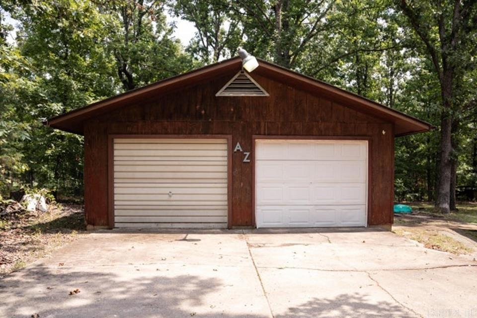 7704 County Road 2770 Property Photo 45