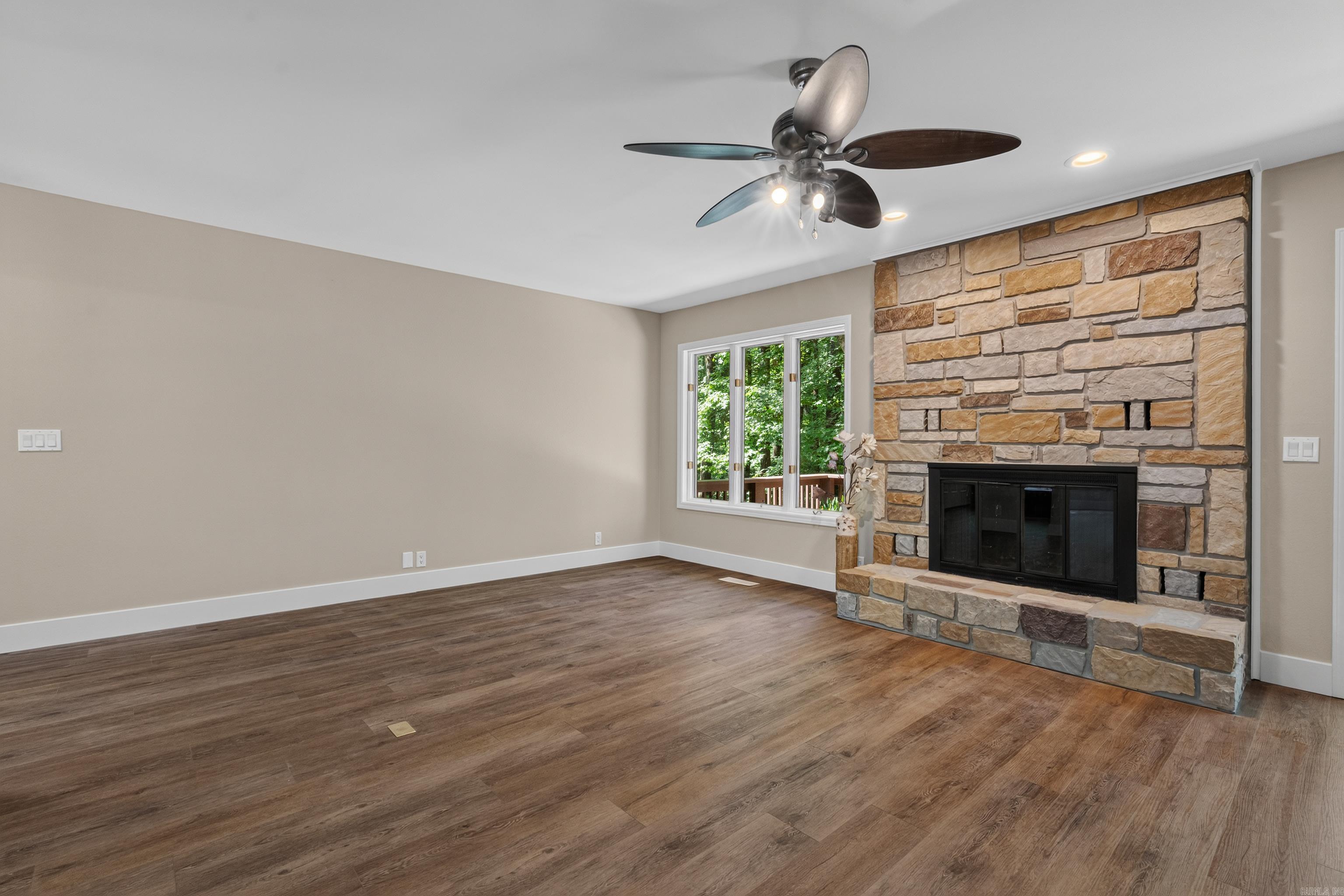 12 Emanuel Drive Property Photo 8
