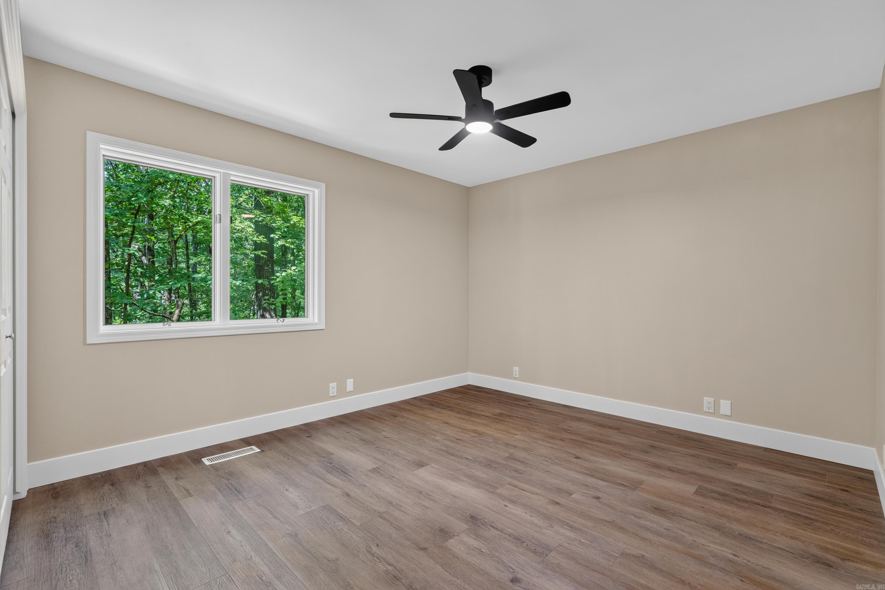 12 Emanuel Drive Property Photo 32