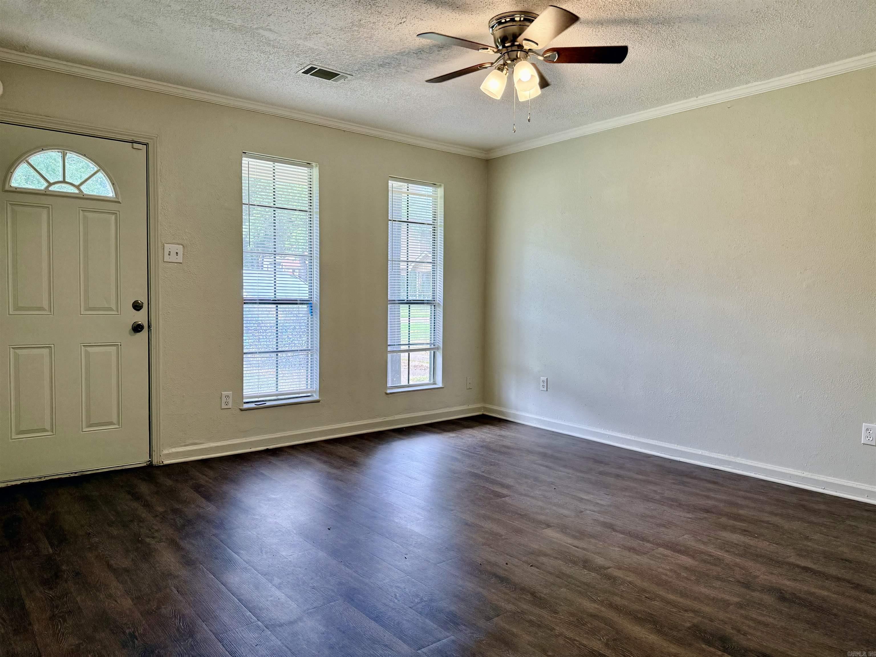46 Wright Circle Property Photo 3