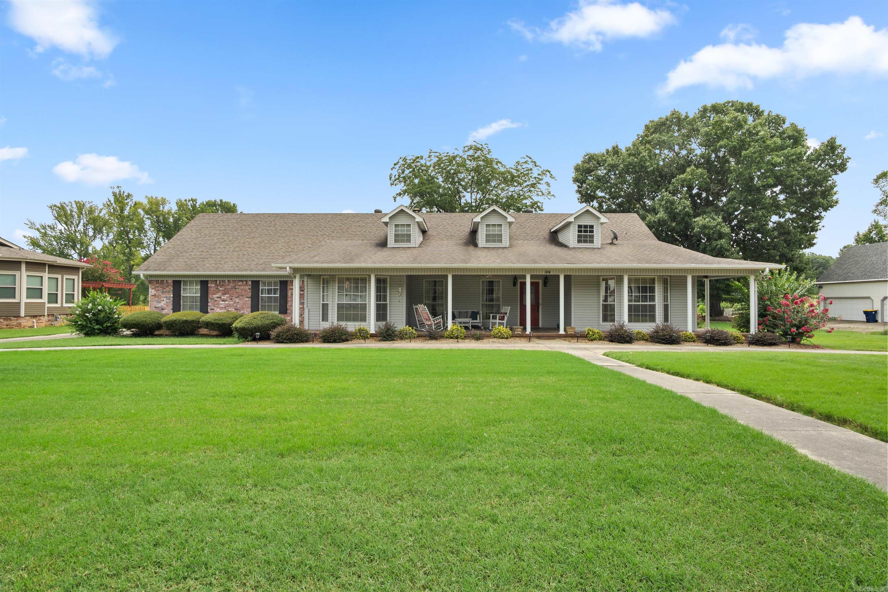 34 Fairway Dr Property Photo 1