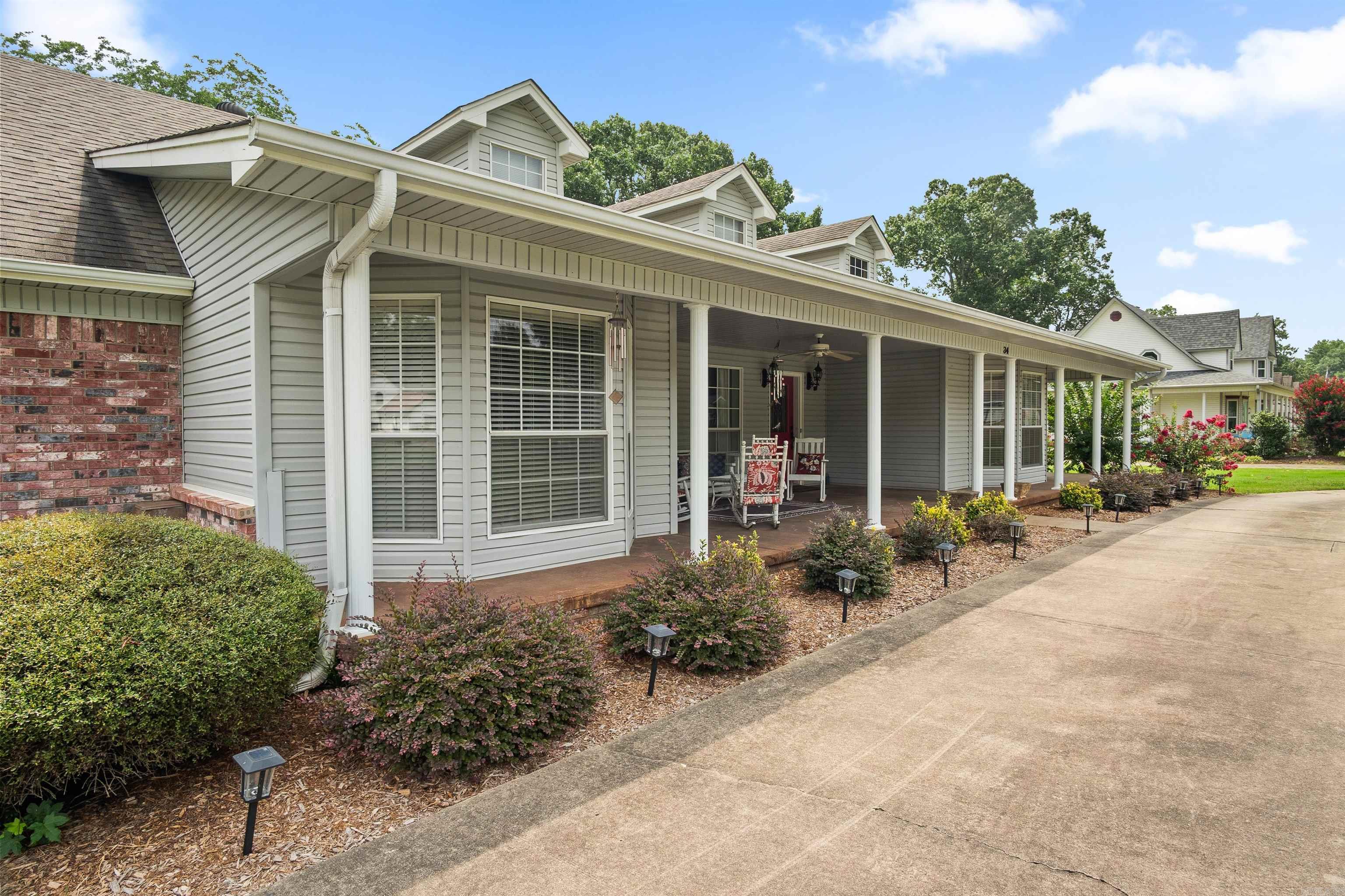 34 Fairway Dr Property Photo 4