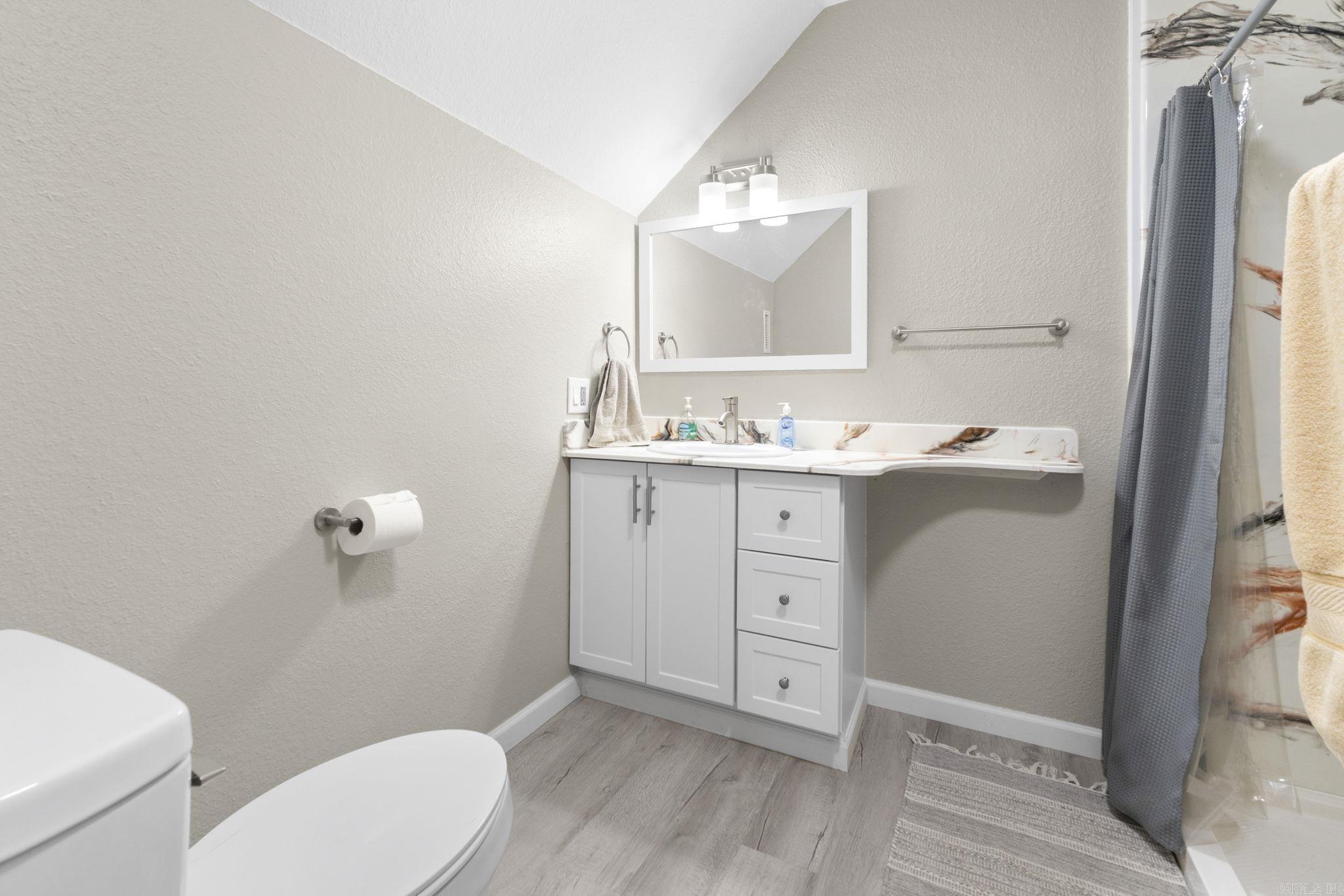 47 Lakeview Road Property Photo 40