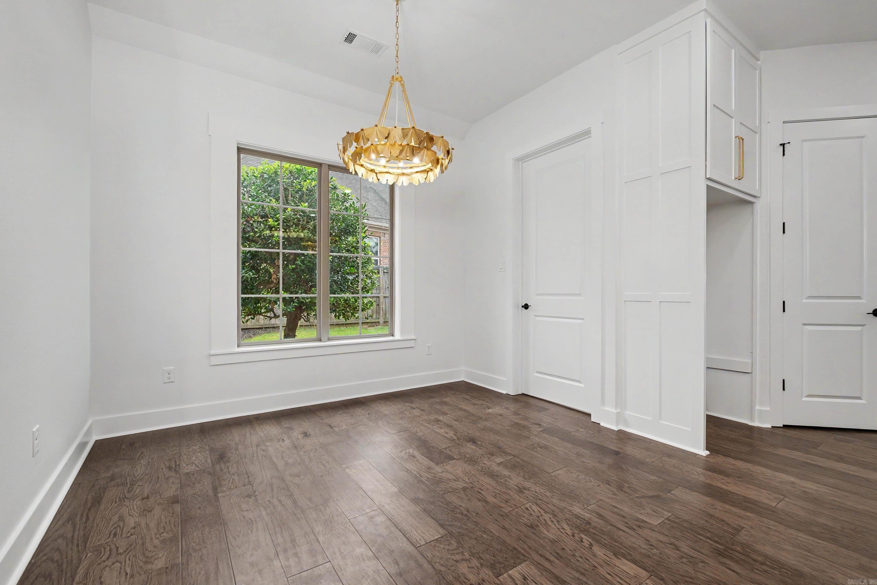 19 Tournay Circle Property Photo 13