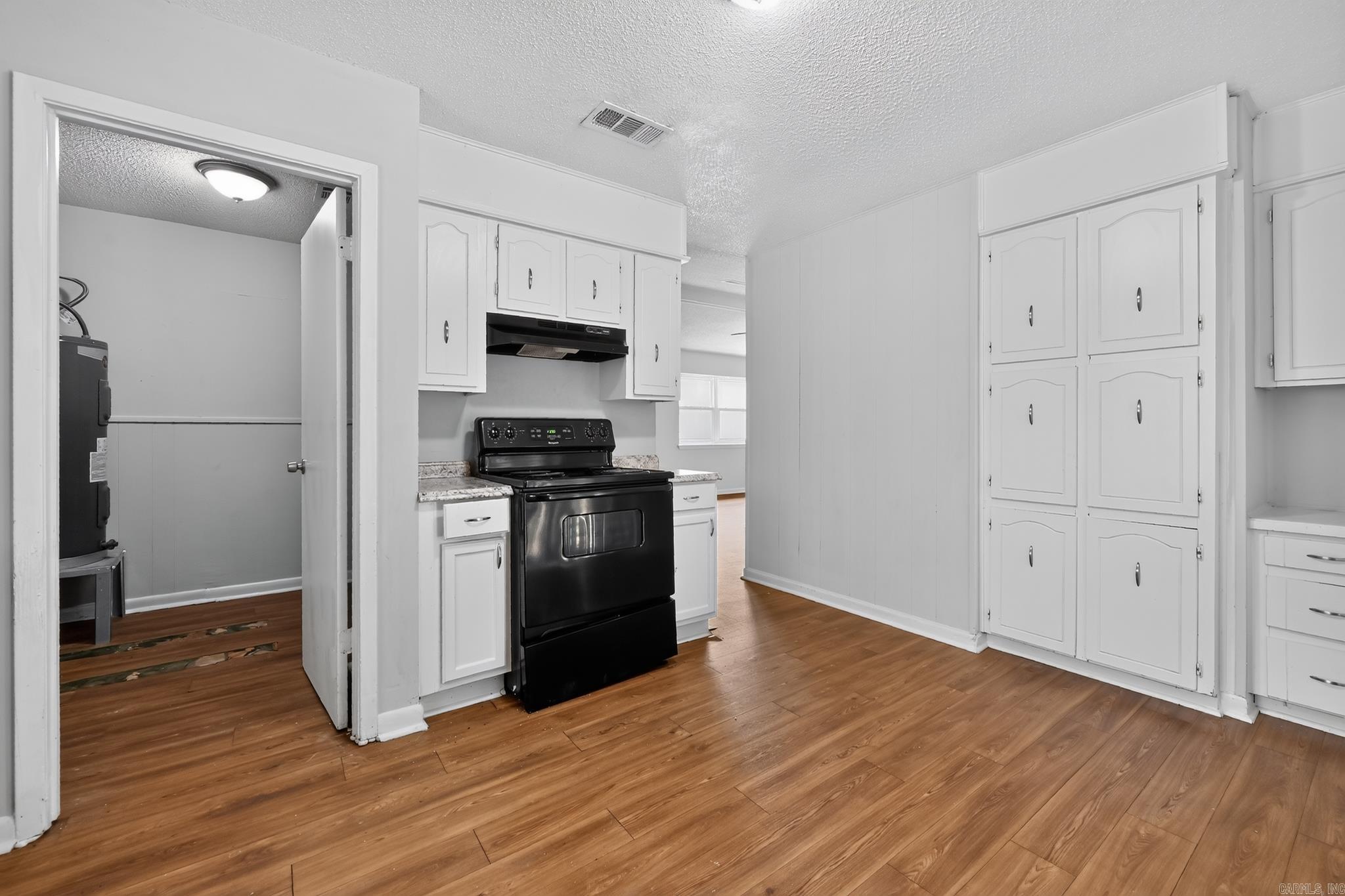 408 Overland Trail Property Photo 17
