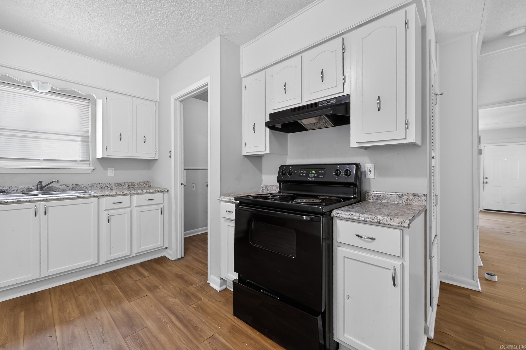 408 Overland Trail Property Photo 18