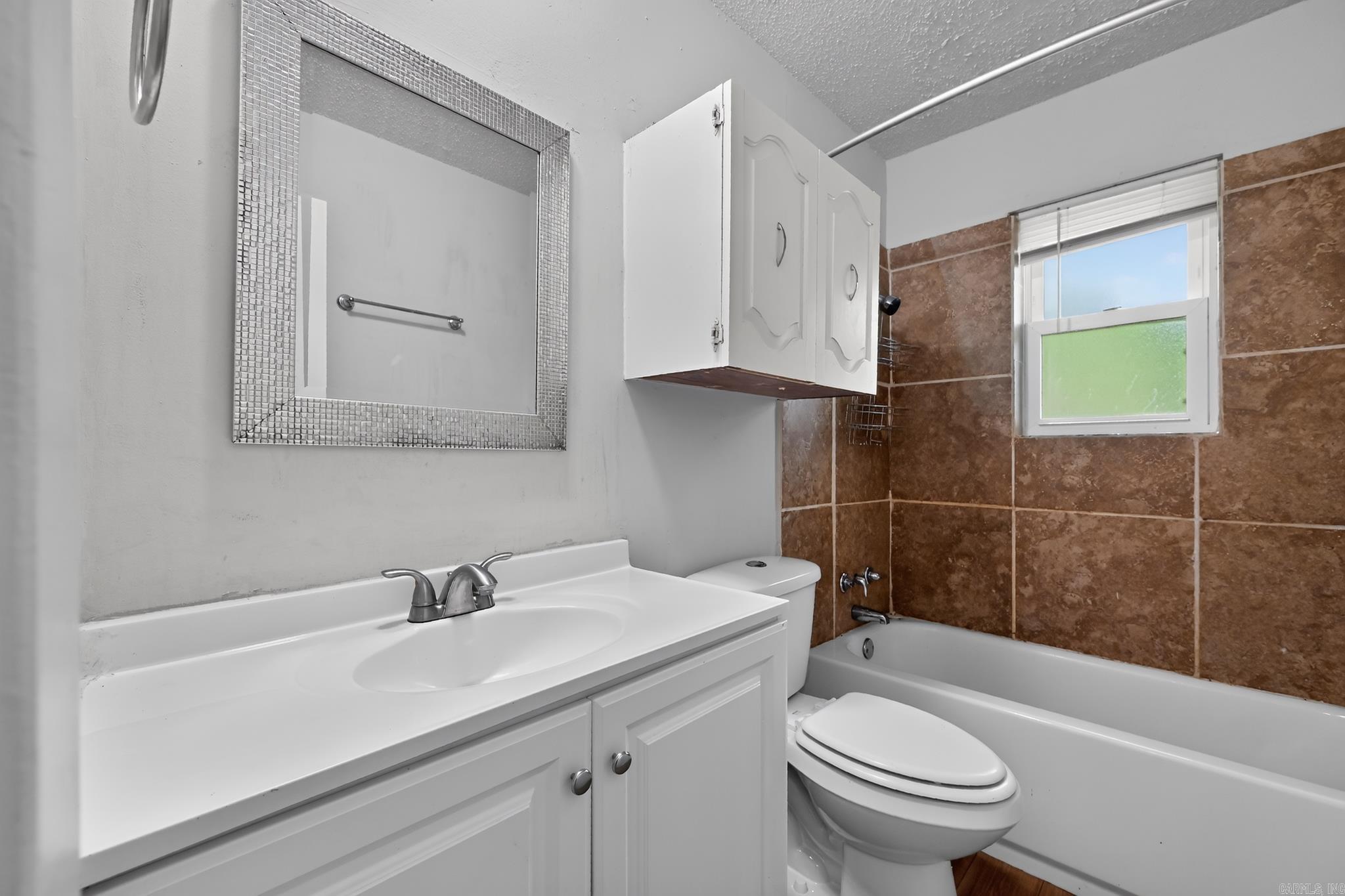 408 Overland Trail Property Photo 32